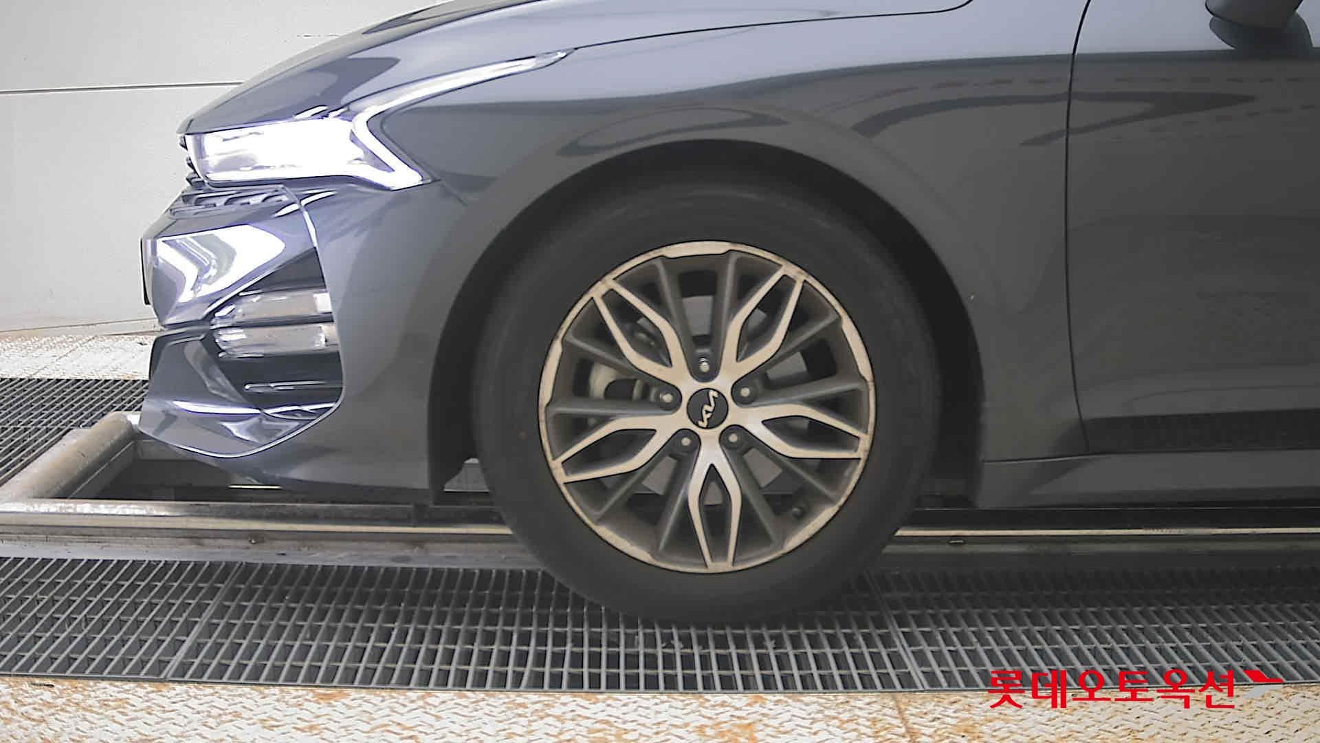 Kia - K5 | INTERACTIVE (G) 2.0 Prestige 21