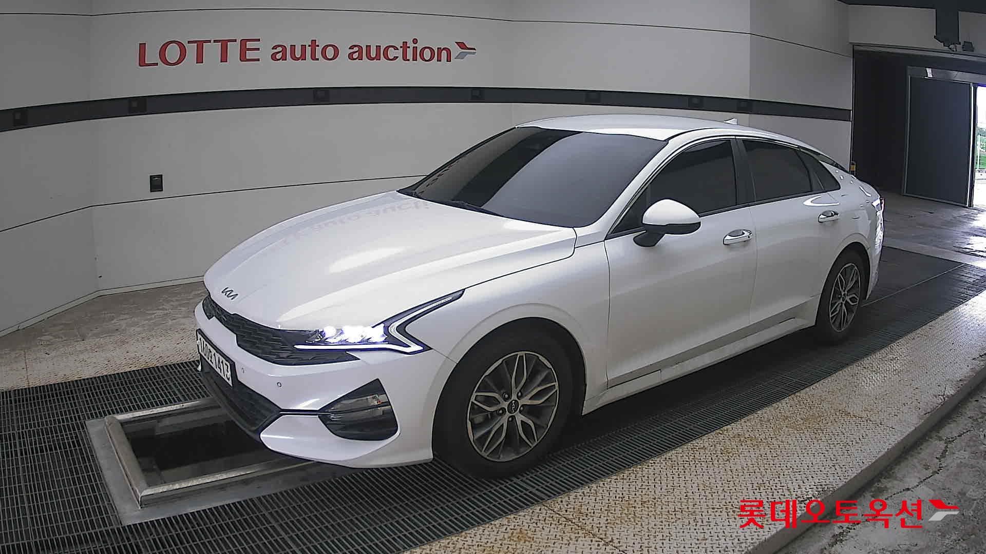 Kia - K5 | INTERACTIVE (G) 2.0 Prestige 4