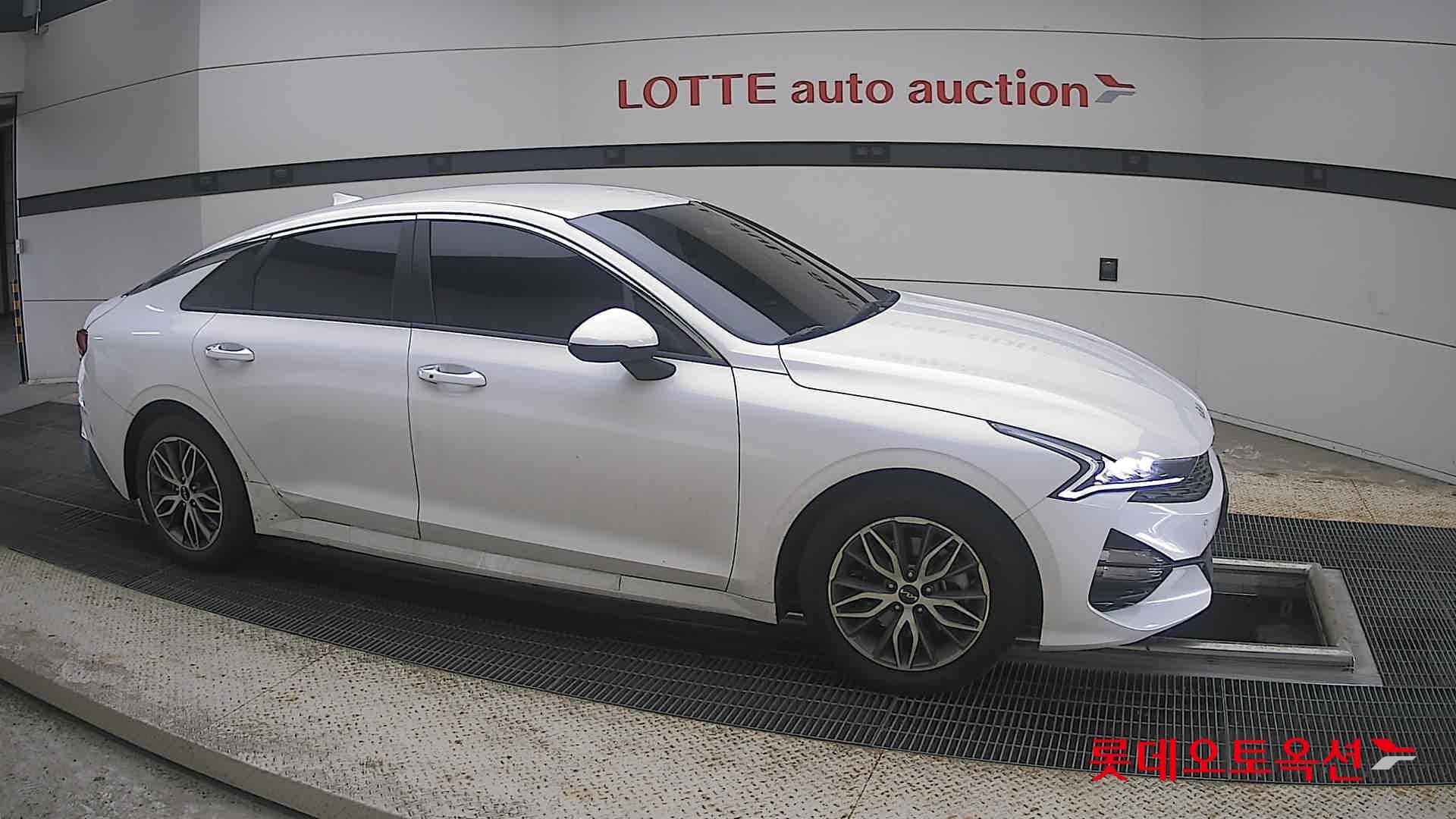 Kia - K5 | INTERACTIVE (G) 2.0 Prestige 17