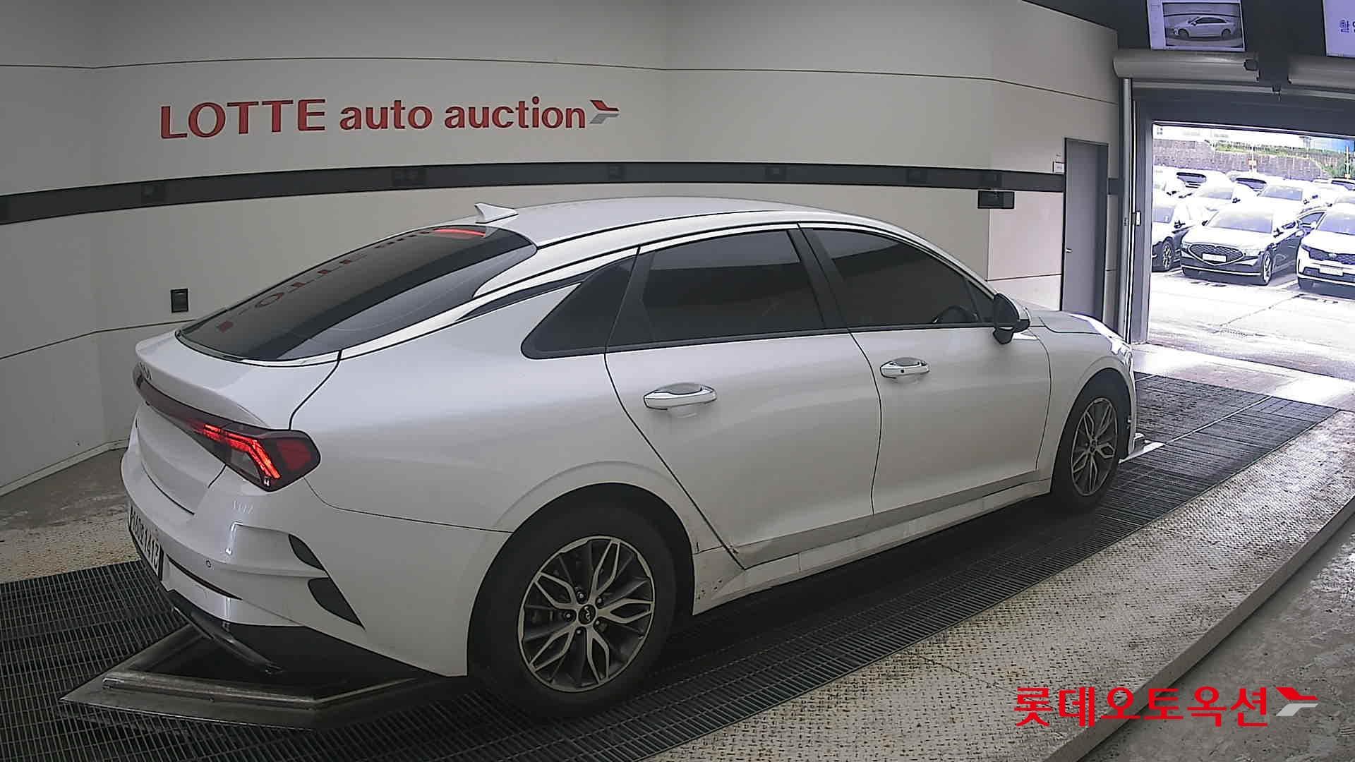 Kia - K5 | INTERACTIVE (G) 2.0 Prestige 14