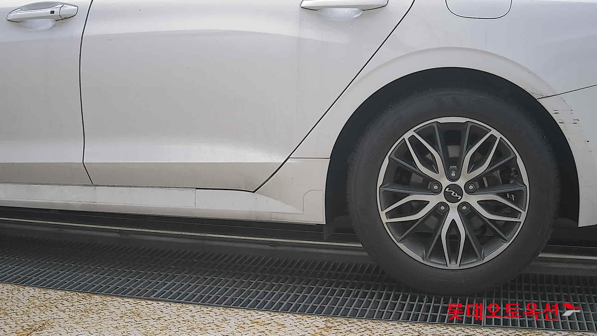 Kia - K5 | INTERACTIVE (G) 2.0 Prestige 22