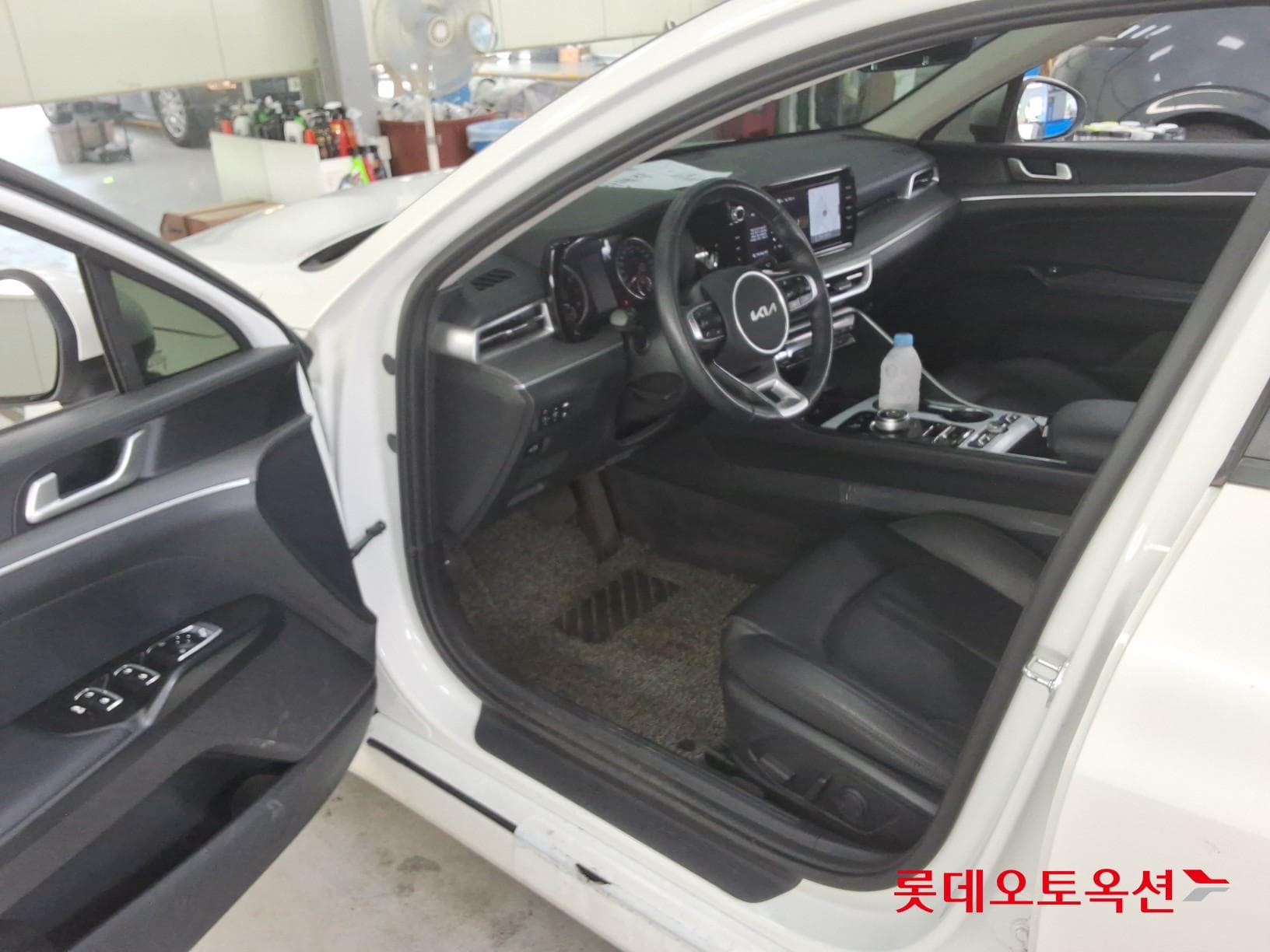 Kia - K5 | INTERACTIVE (G) 2.0 Prestige 34