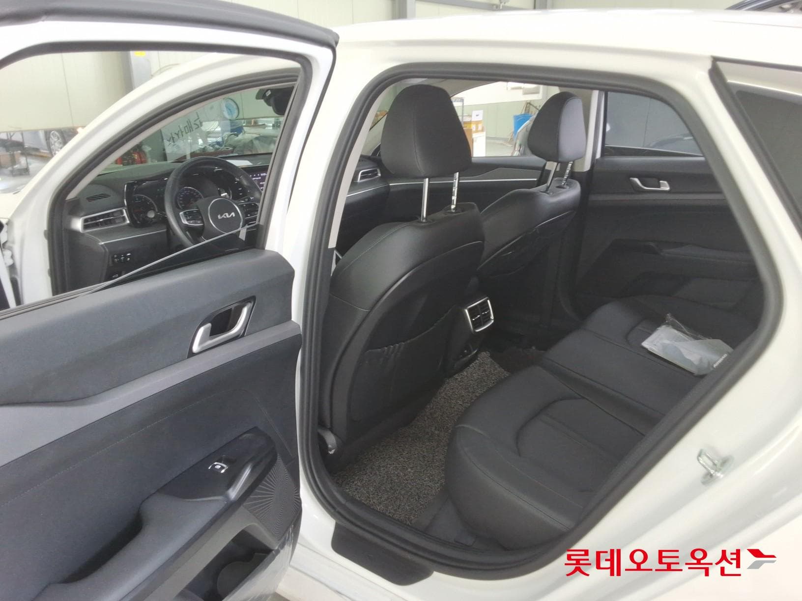 Kia - K5 | INTERACTIVE (G) 2.0 Prestige 35
