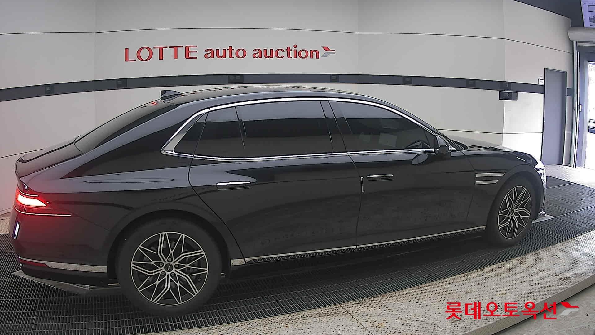 Genesis - G90 | (G) 3.5T 15