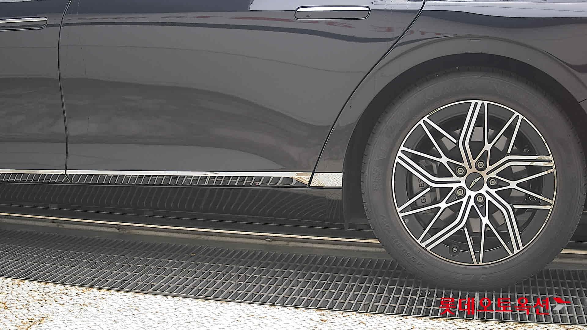 Genesis - G90 | (G) 3.5T 22