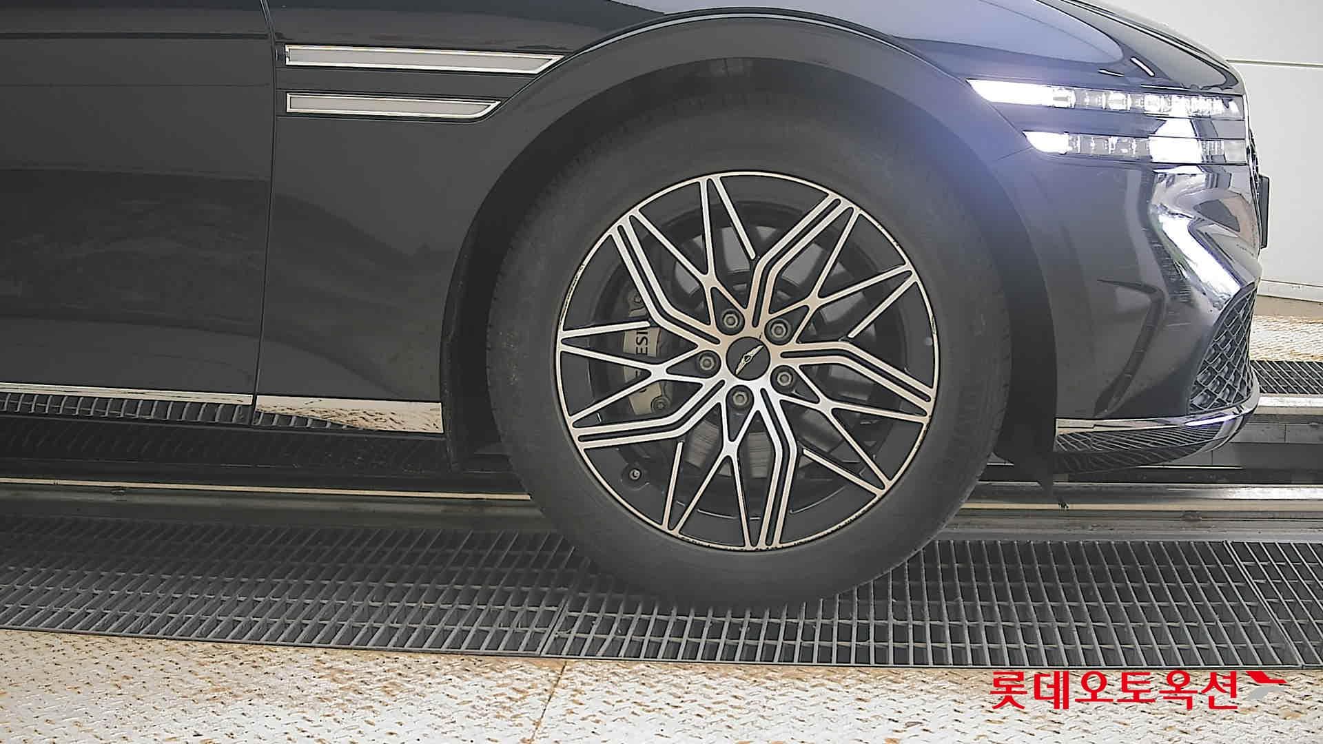 Genesis - G90 | (G) 3.5T 23