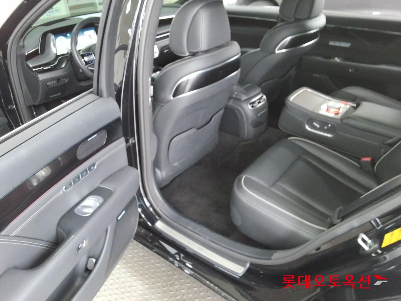 Genesis - G90 | (G) 3.5T 37