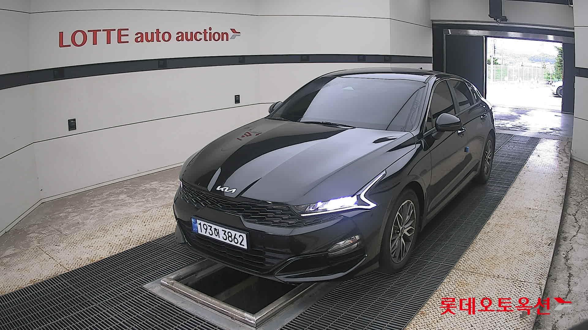 Kia - K5 | INTERACTIVE (G) 2.0 Prestige 2