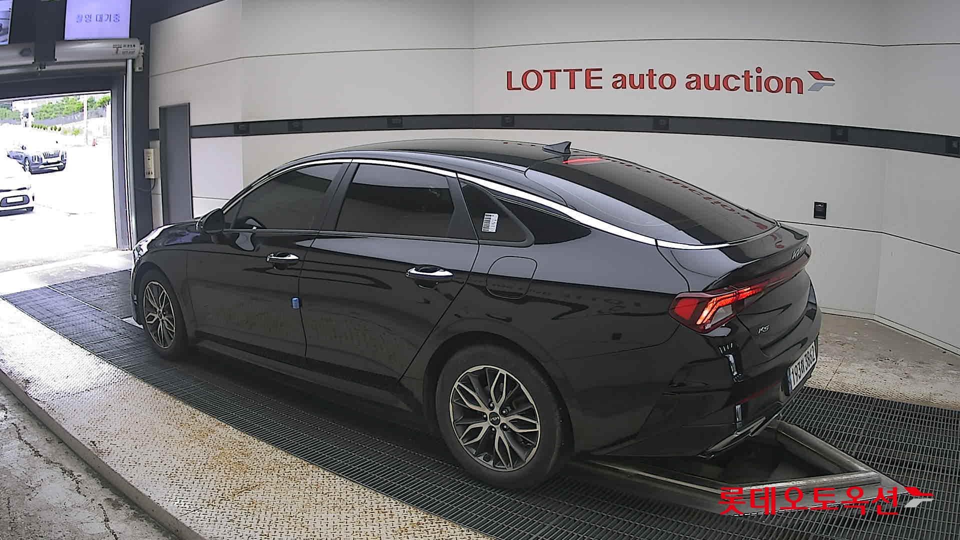 Kia - K5 | INTERACTIVE (G) 2.0 Prestige 8