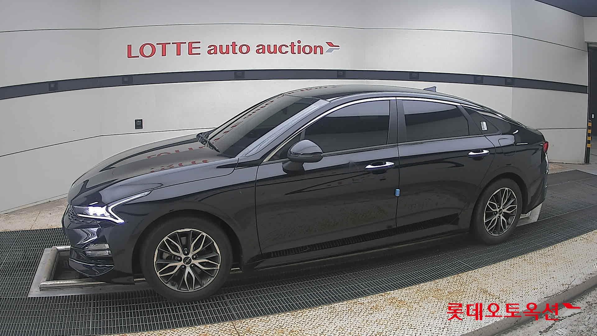 Kia - K5 | INTERACTIVE (G) 2.0 Prestige 5