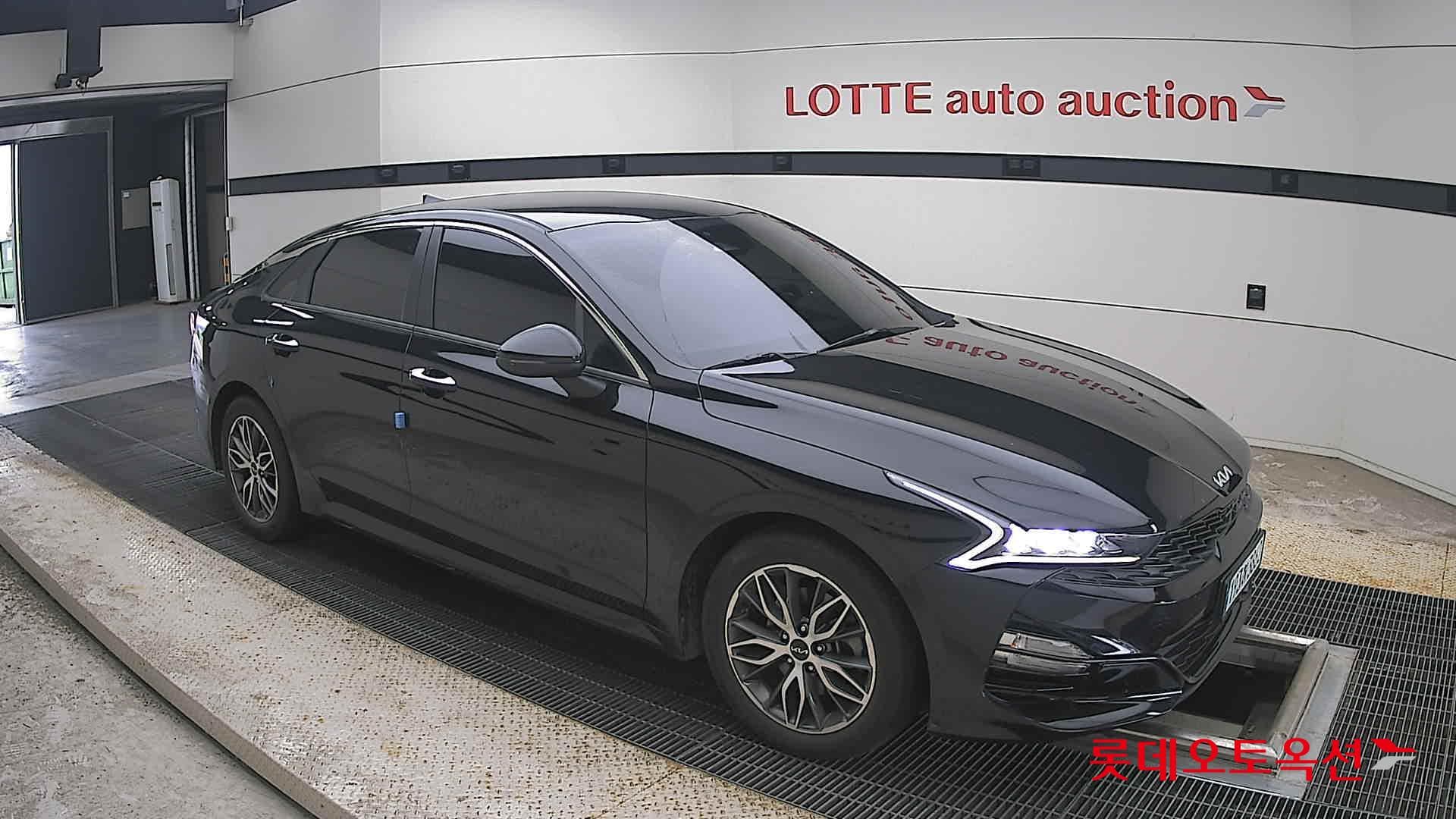 Kia - K5 | INTERACTIVE (G) 2.0 Prestige 18