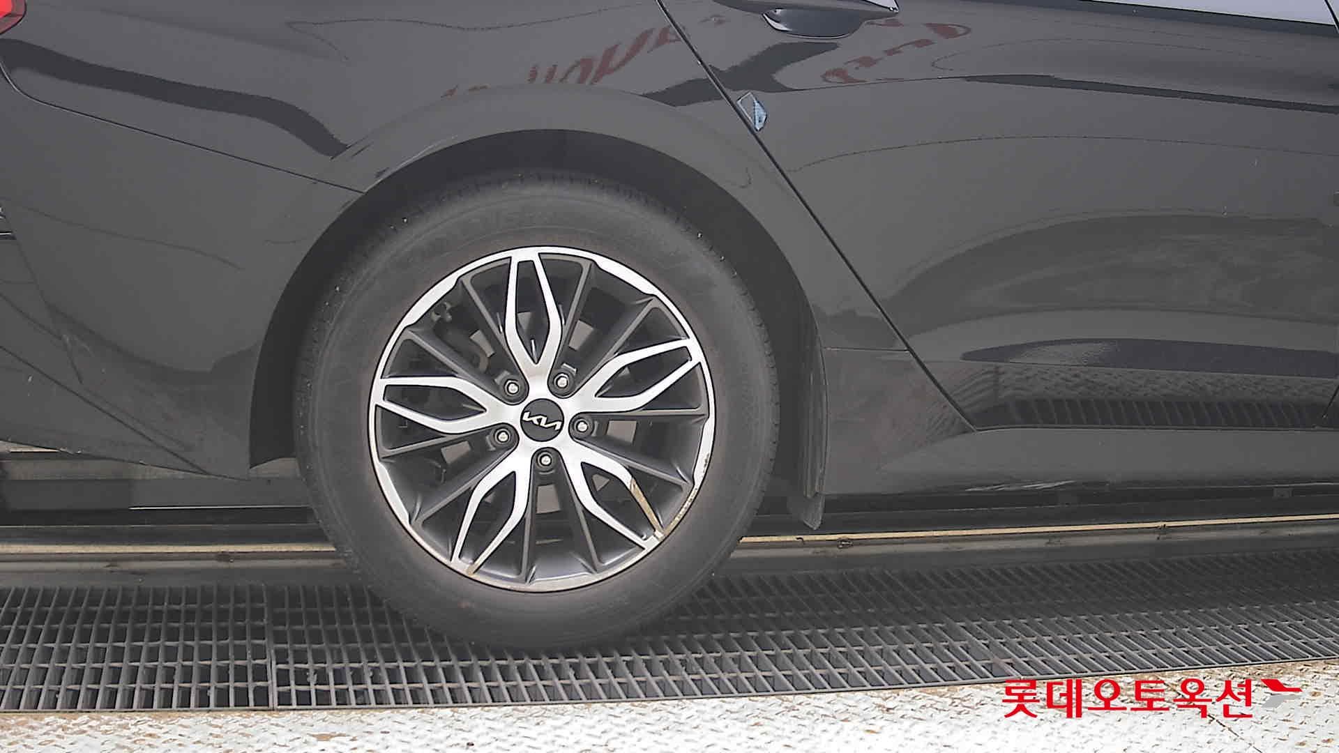 Kia - K5 | INTERACTIVE (G) 2.0 Prestige 24