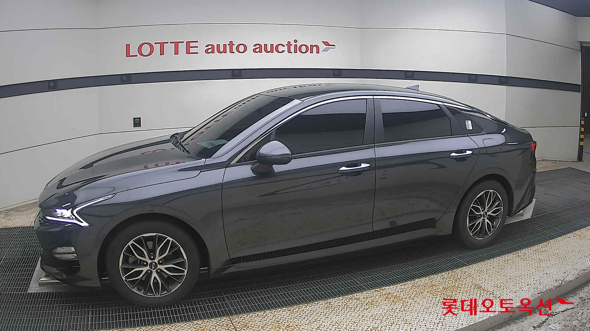 Kia - K5 | INTERACTIVE (G) 2.0 Prestige 5