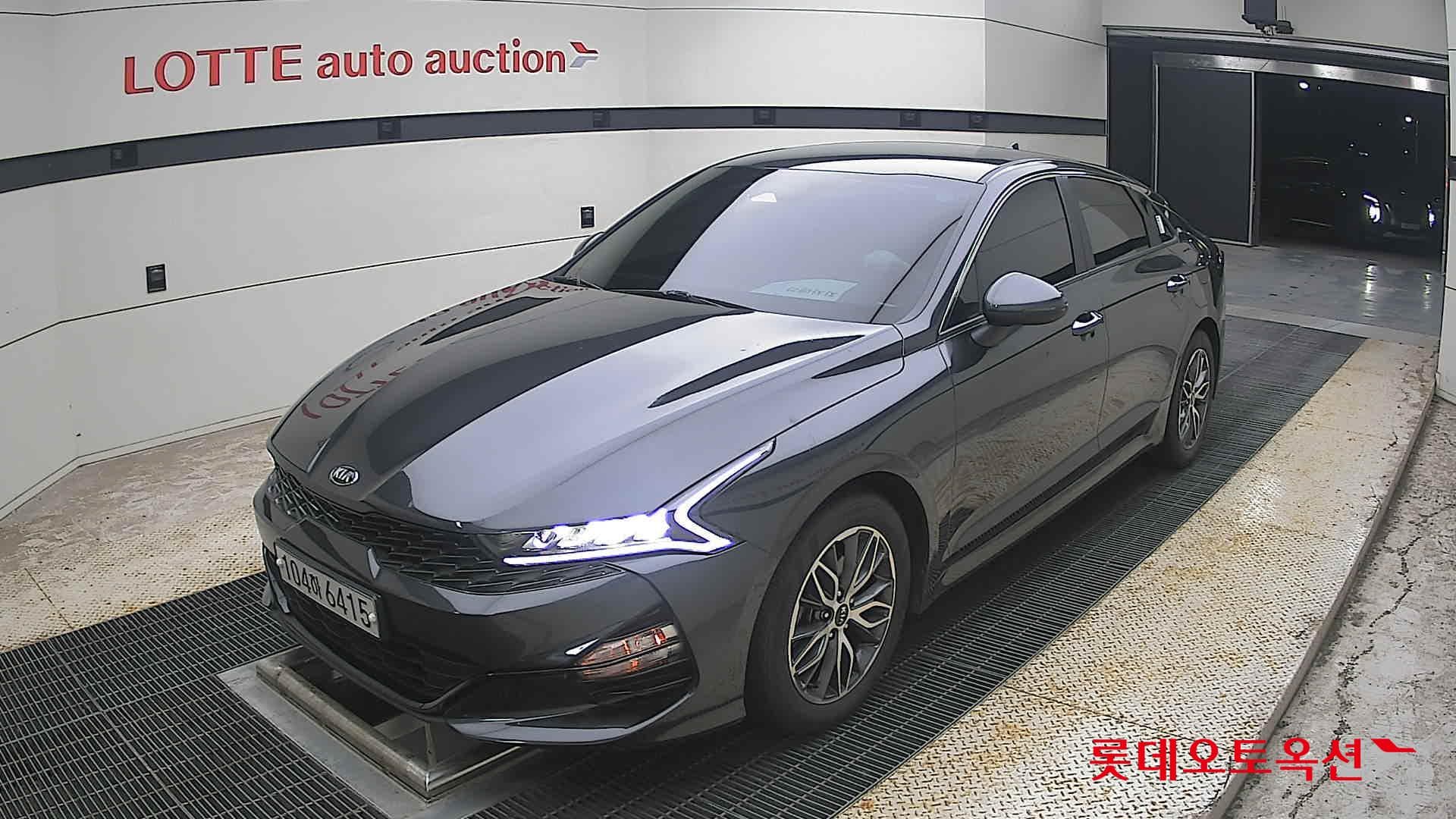 Kia - K5 | INTERACTIVE (G) 2.0 Prestige 3