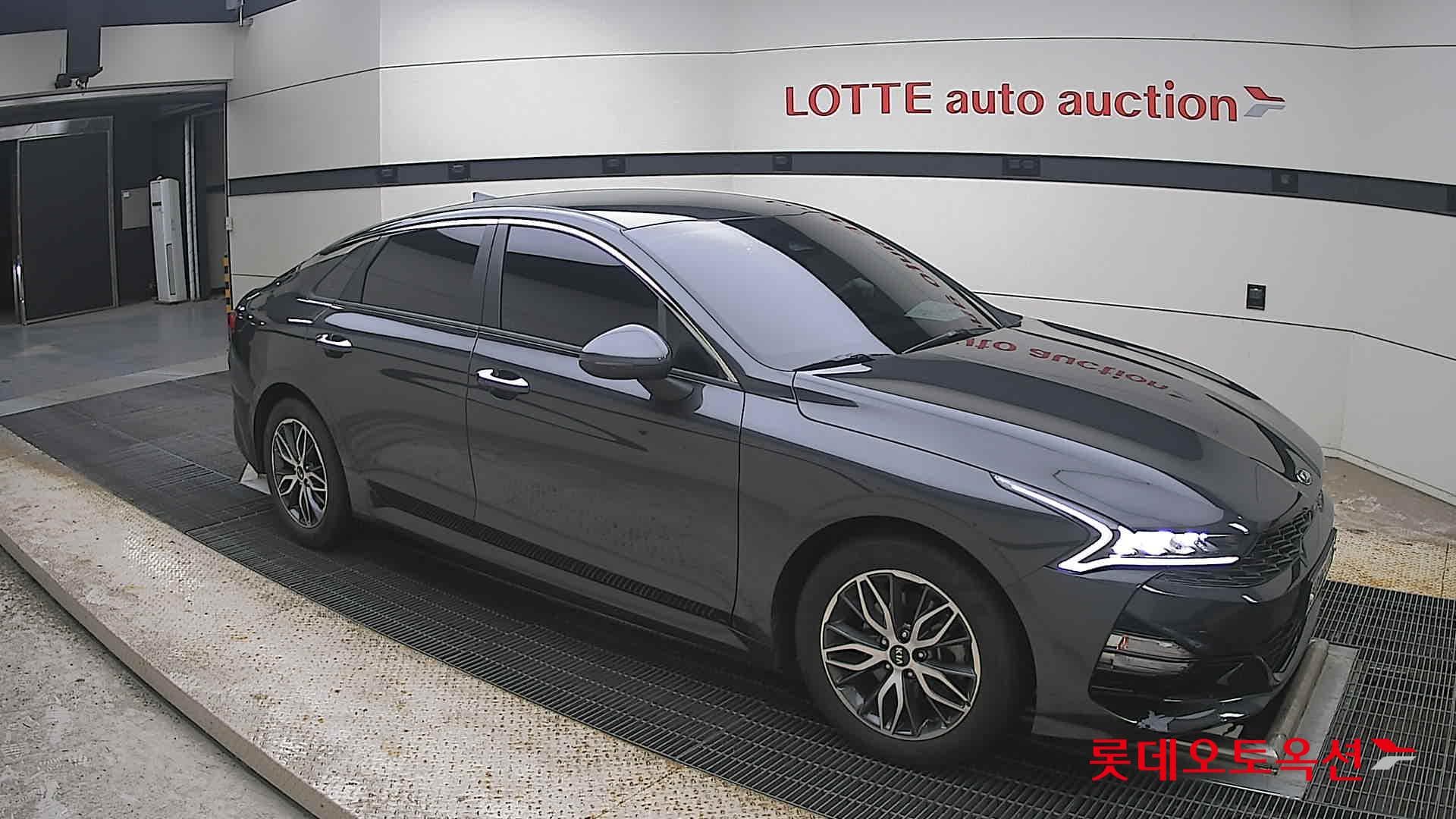 Kia - K5 | INTERACTIVE (G) 2.0 Prestige 18