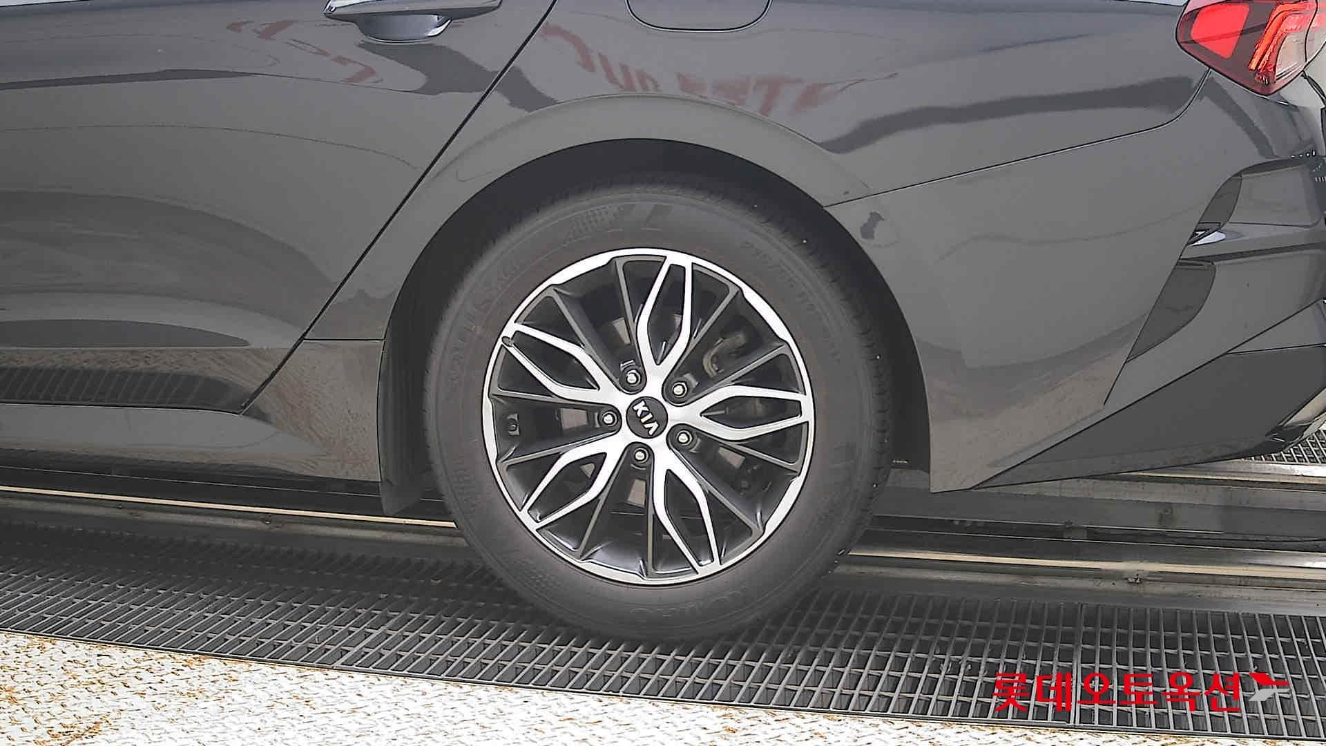 Kia - K5 | INTERACTIVE (G) 2.0 Prestige 22