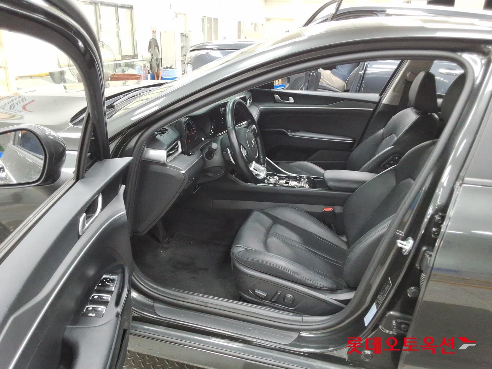Kia - K5 | INTERACTIVE (G) 2.0 Prestige 35