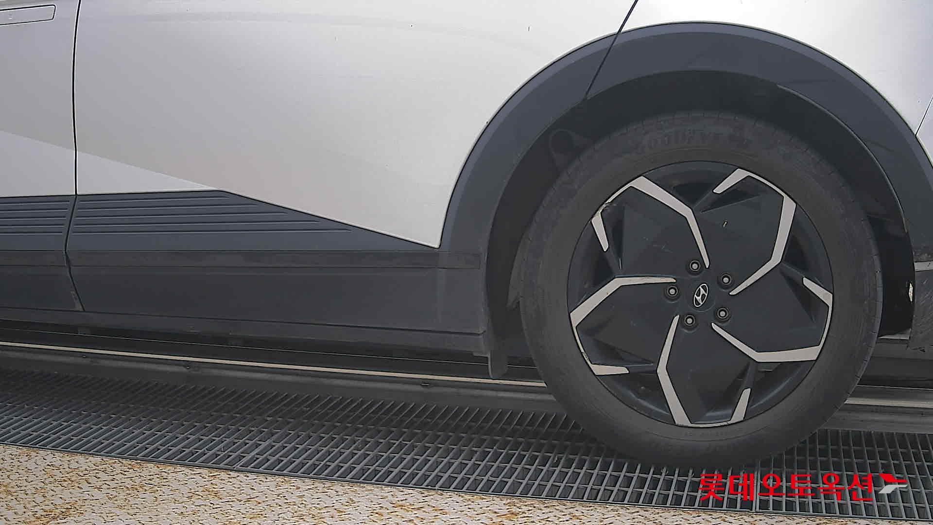 هيونداي - أيونيك | 5 (E) Long Range Exclusive 4WD 22