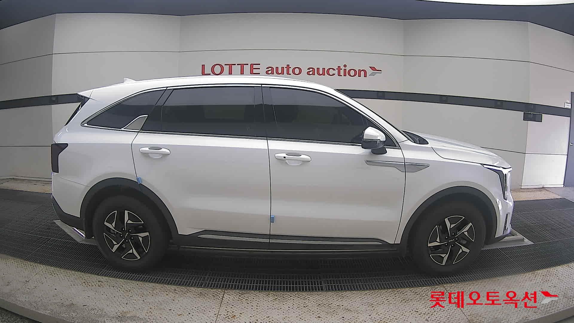Kia - Соренто | MQ4 (H)1.6T Prestige 5 2WD AT 16
