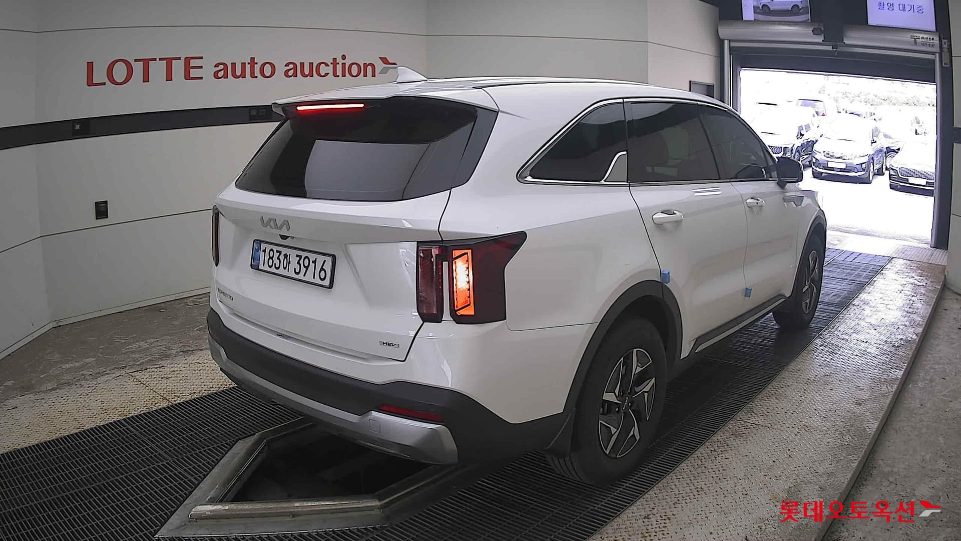 Kia - Соренто | MQ4 (H)1.6T Prestige 5 2WD AT 12