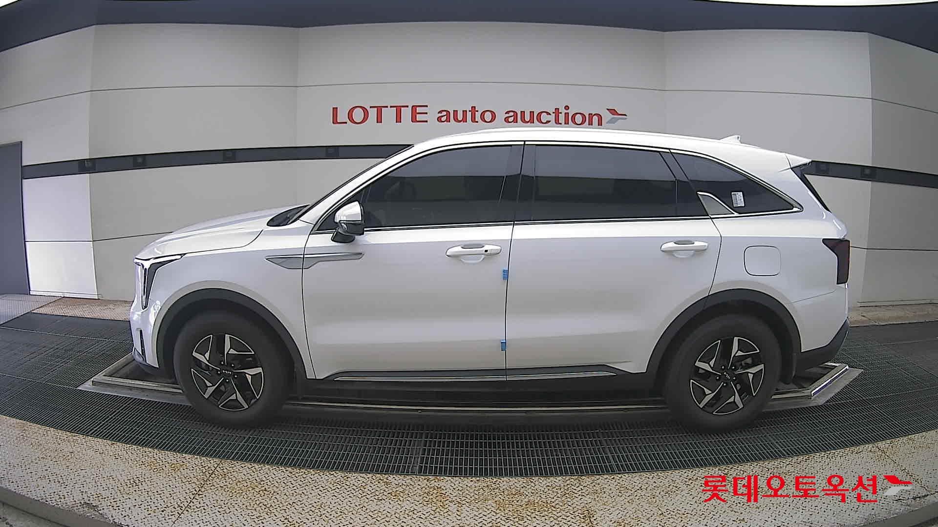 Kia - Соренто | MQ4 (H)1.6T Prestige 5 2WD AT 6