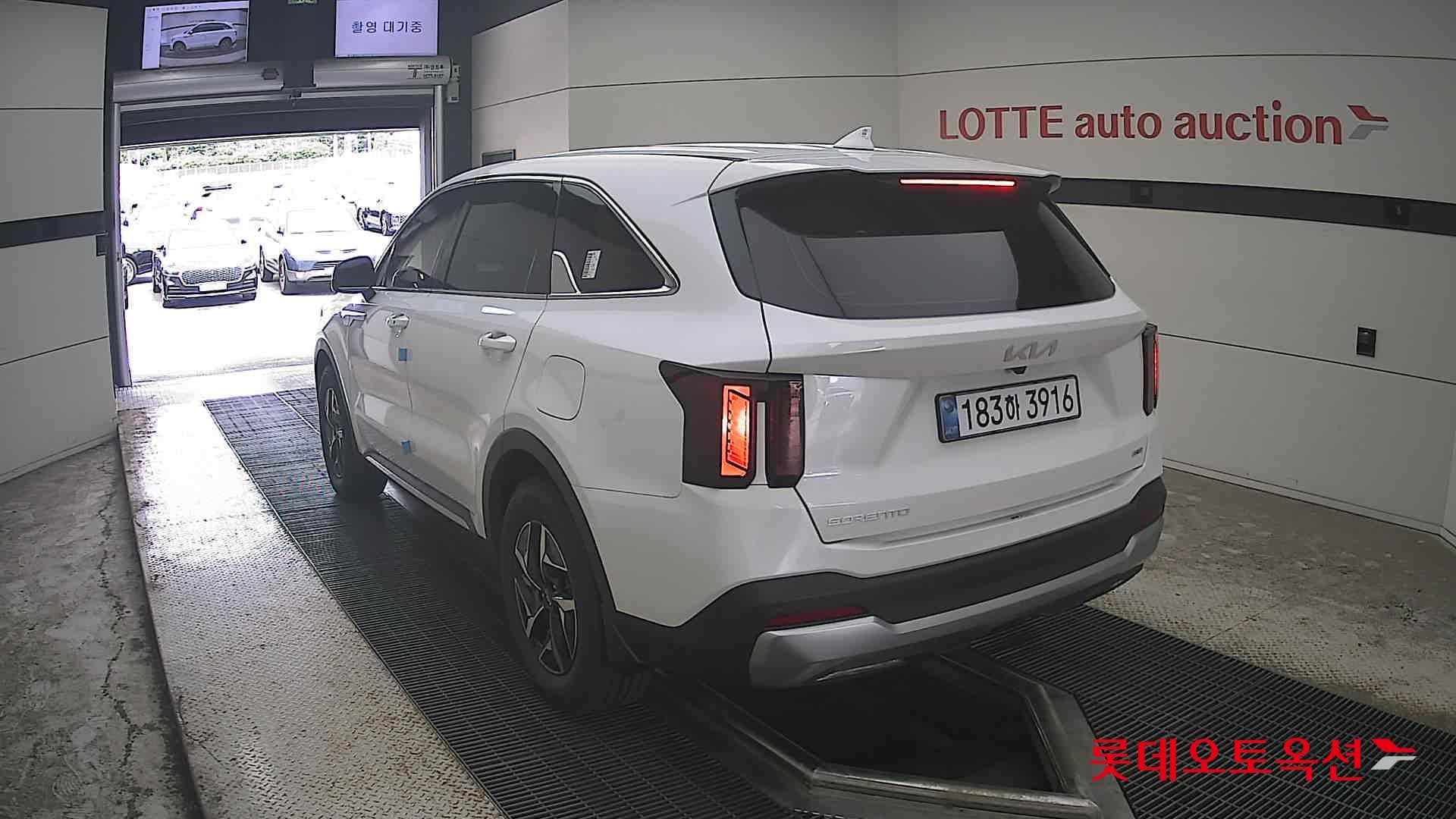 Kia - Соренто | MQ4 (H)1.6T Prestige 5 2WD AT 9