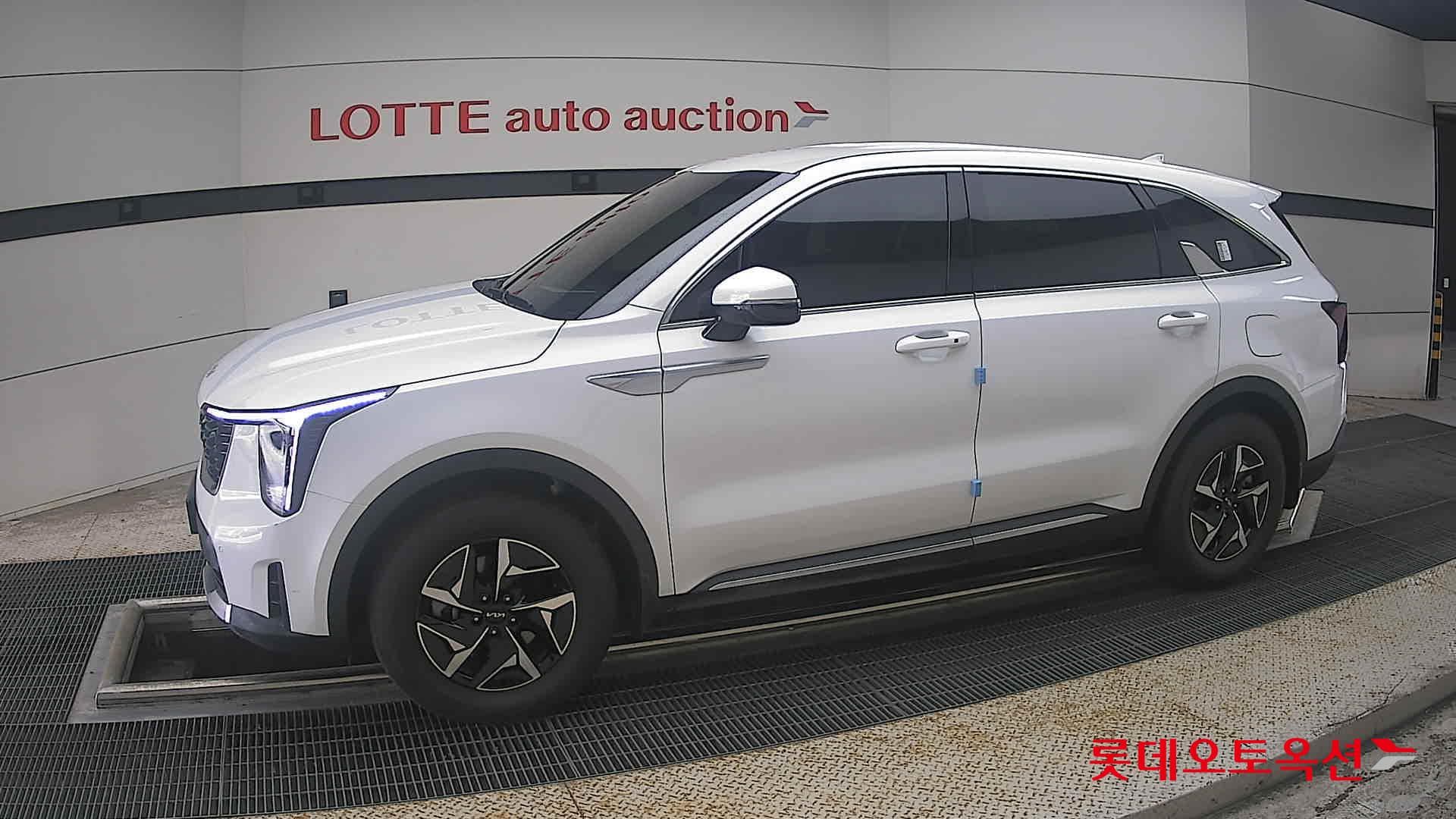 Kia - Соренто | MQ4 (H)1.6T Prestige 5 2WD AT 5
