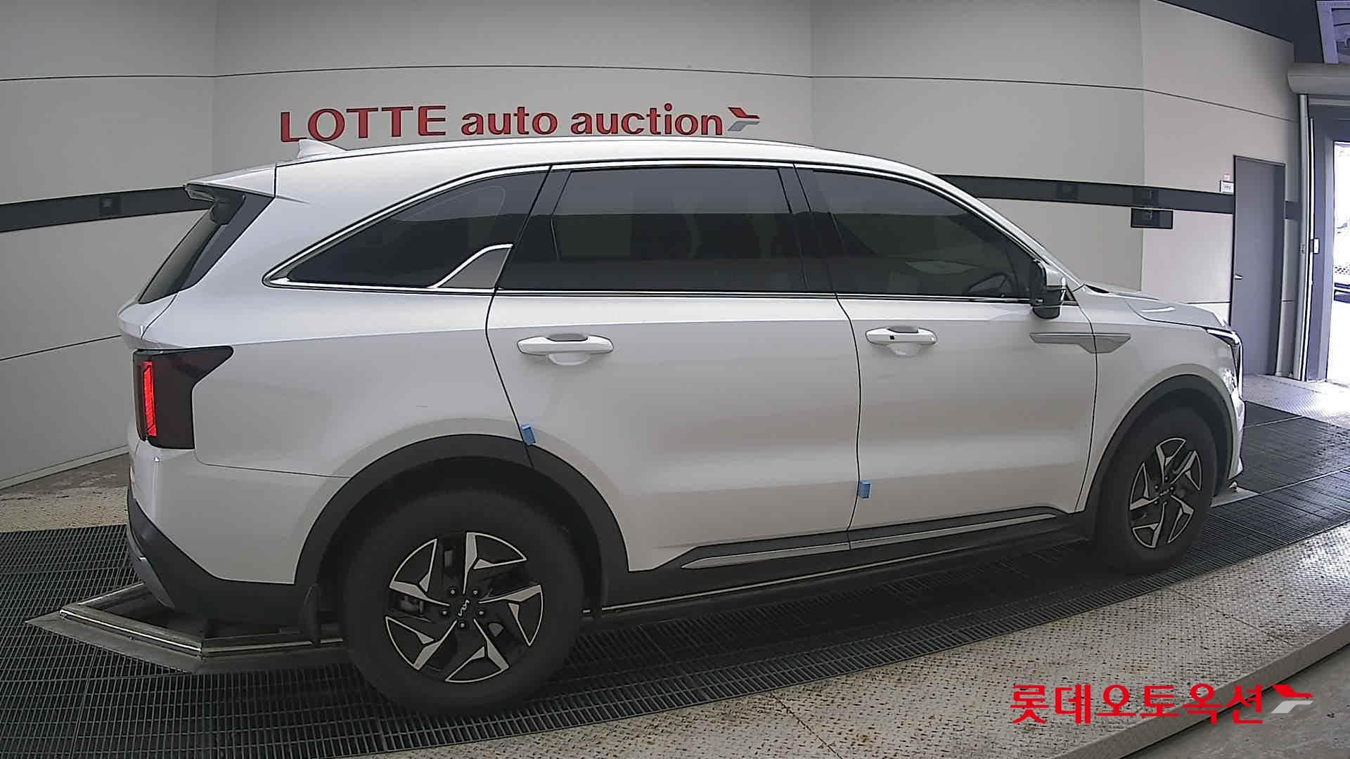 Kia - Соренто | MQ4 (H)1.6T Prestige 5 2WD AT 15