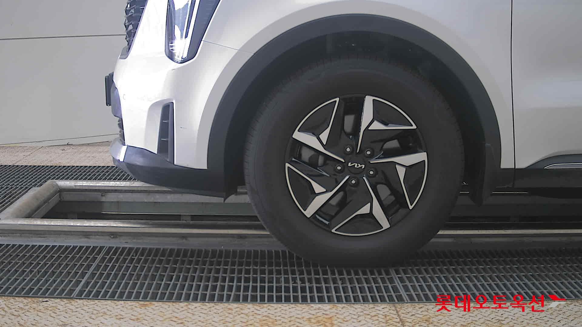 Kia - Соренто | MQ4 (H)1.6T Prestige 5 2WD AT 21