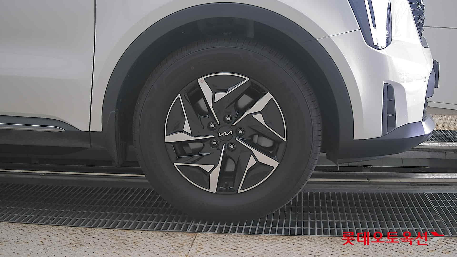 Kia - Соренто | MQ4 (H)1.6T Prestige 5 2WD AT 23