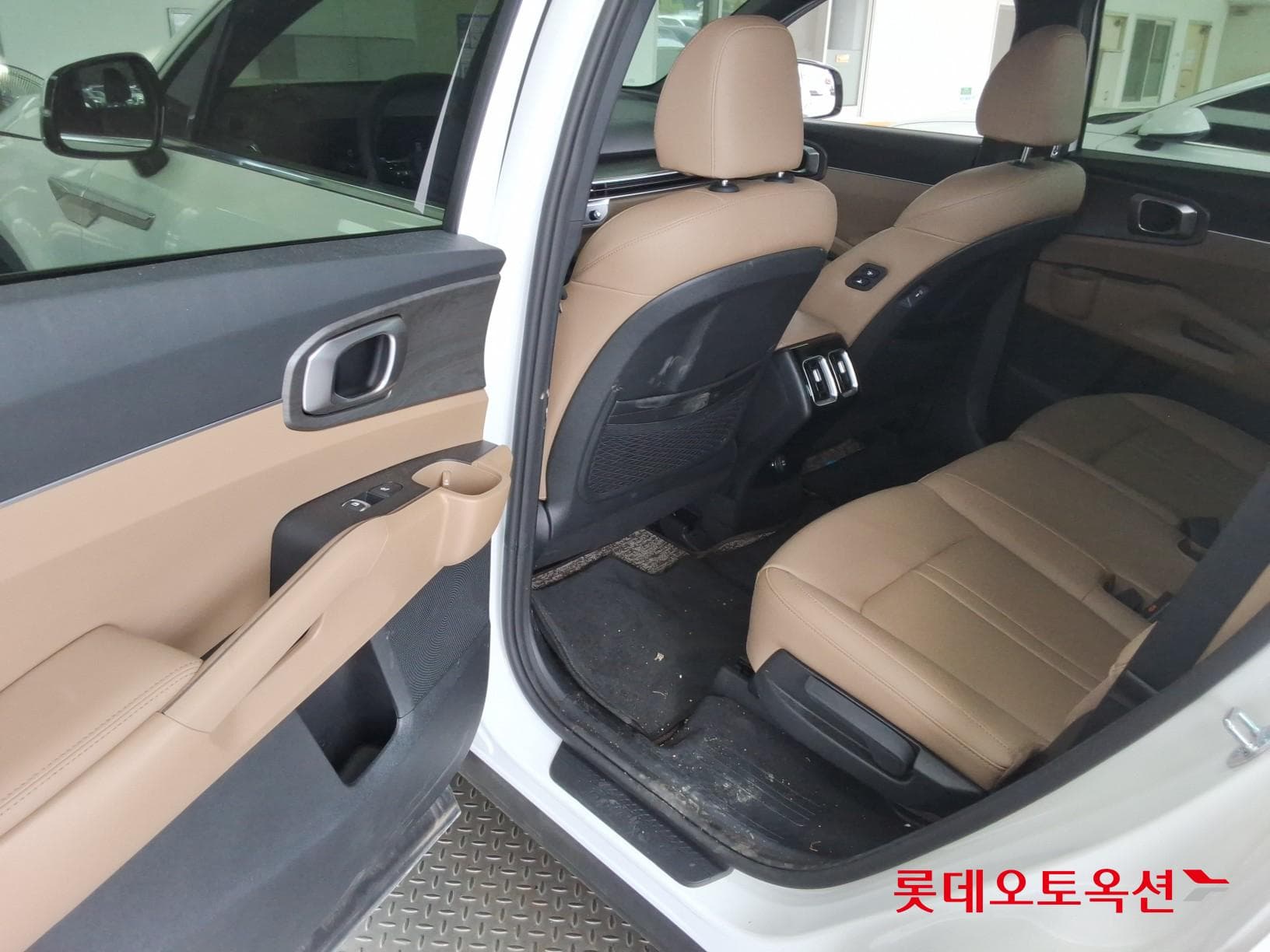 Kia - Соренто | MQ4 (H)1.6T Prestige 5 2WD AT 36