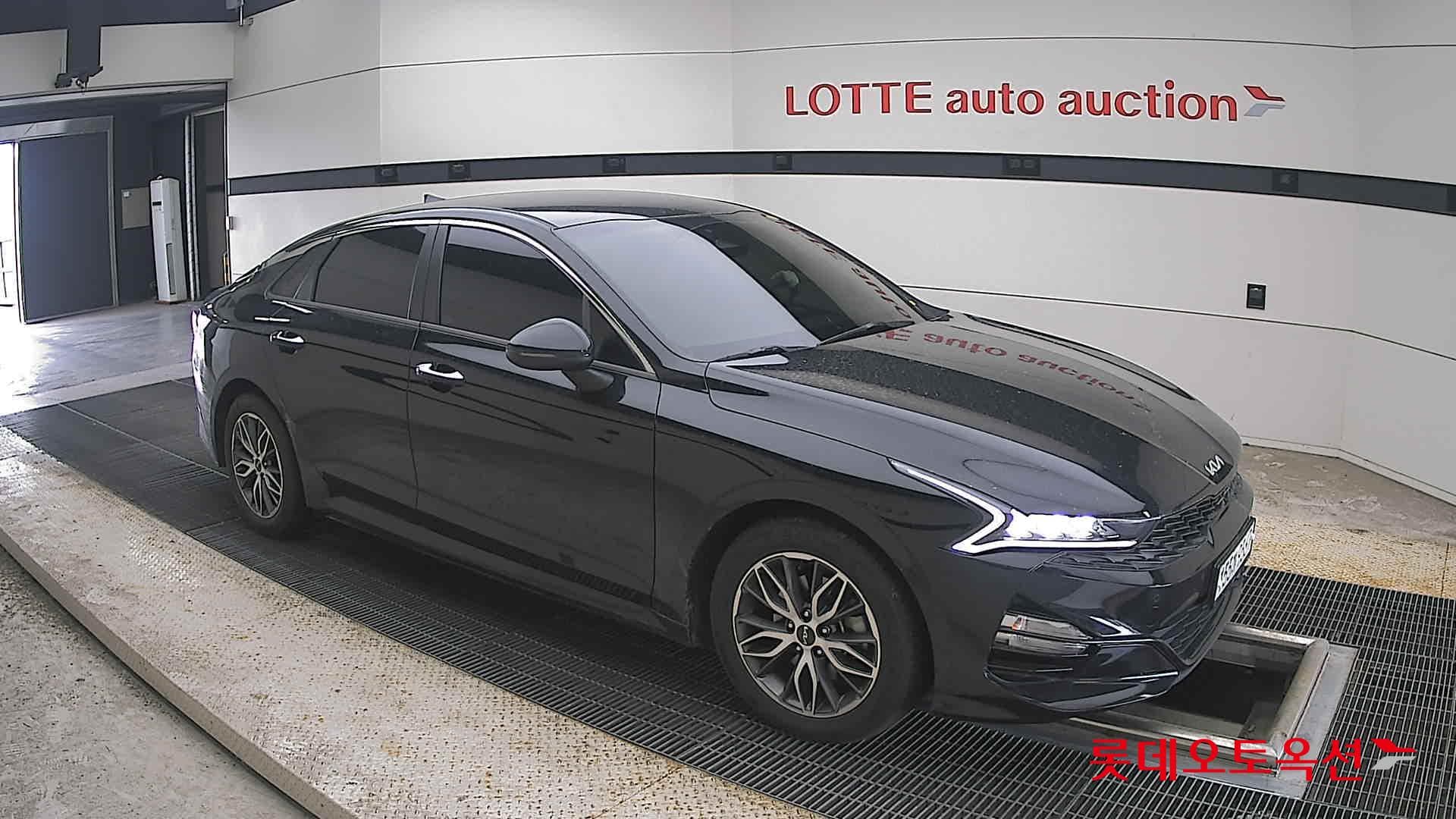 Kia - K5 | INTERACTIVE (G) 2.0 Prestige 18