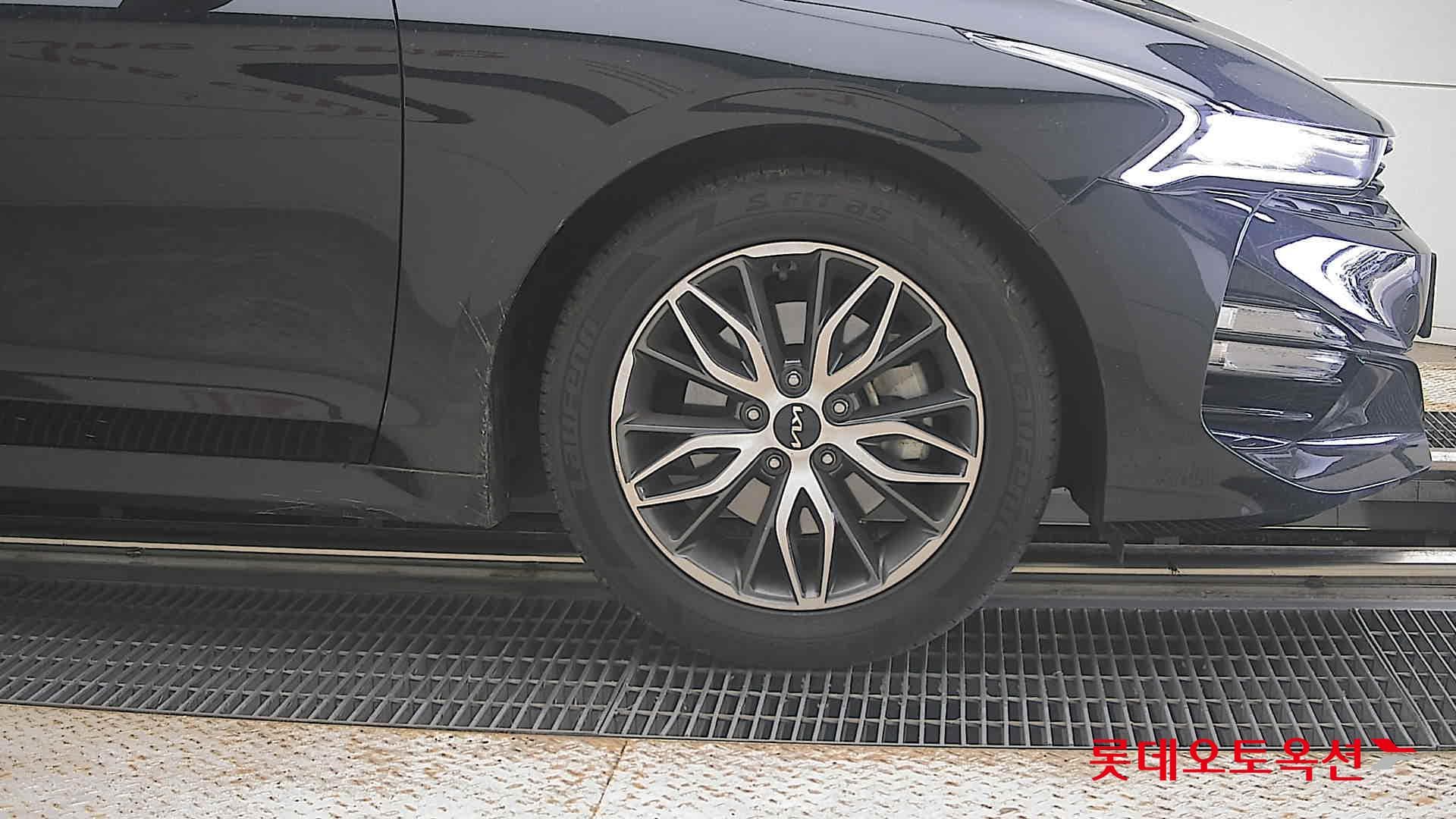 Kia - K5 | INTERACTIVE (G) 2.0 Prestige 23