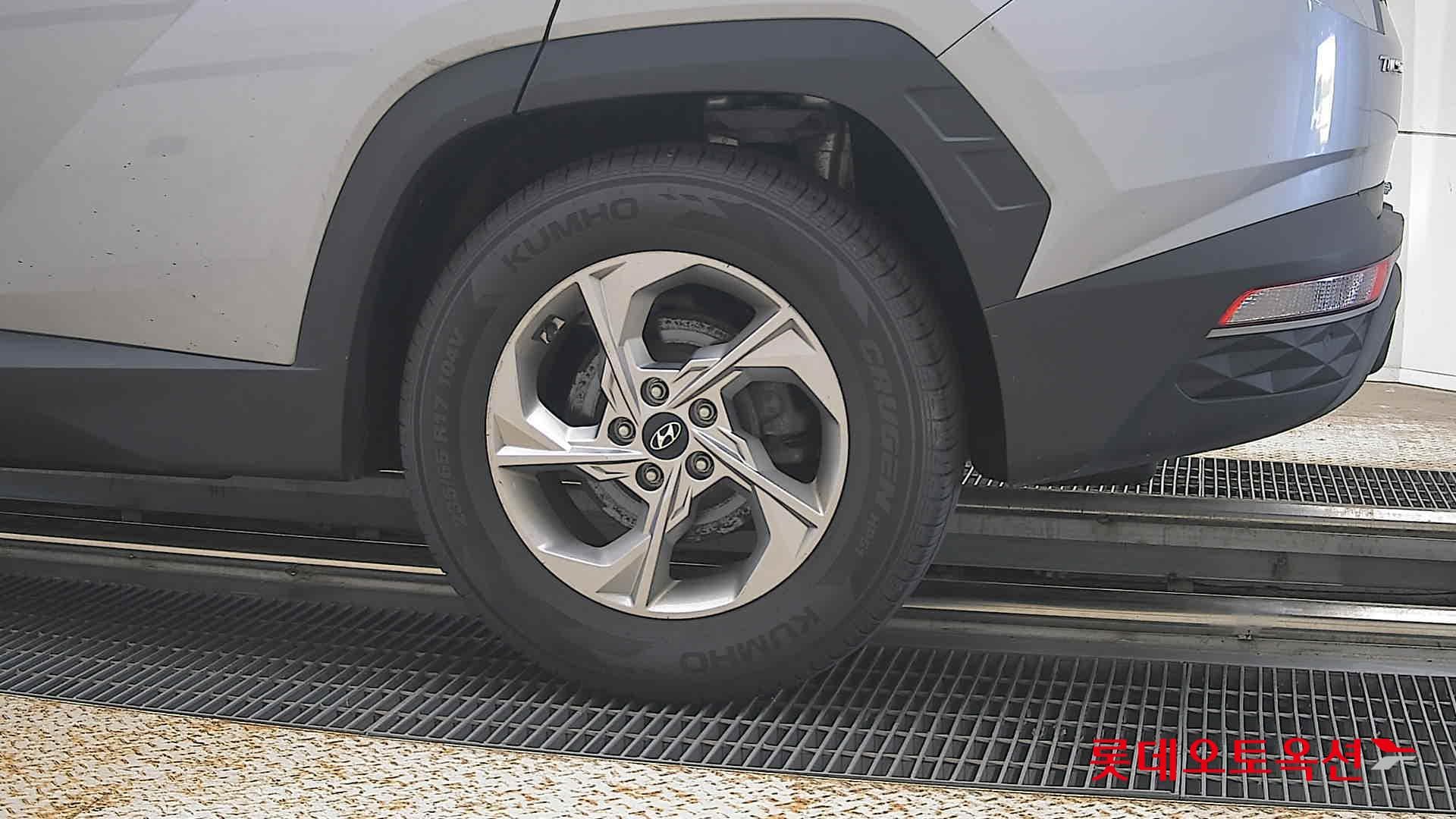 Hyundai - Tucson | THE ALL NEW (D) 2.0 Modern 2WD 22