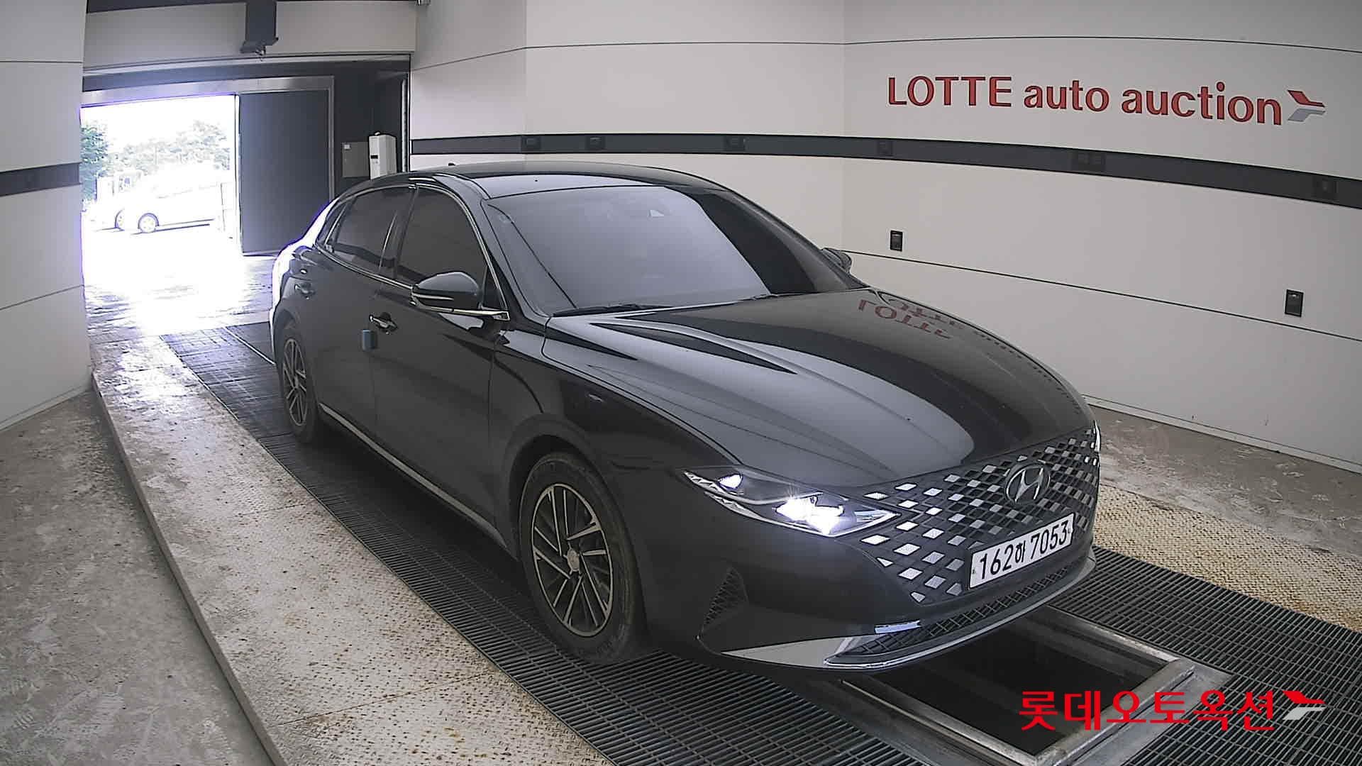 Hyundai - Grandeur | THE NEW (G) 2.5 Premium 19