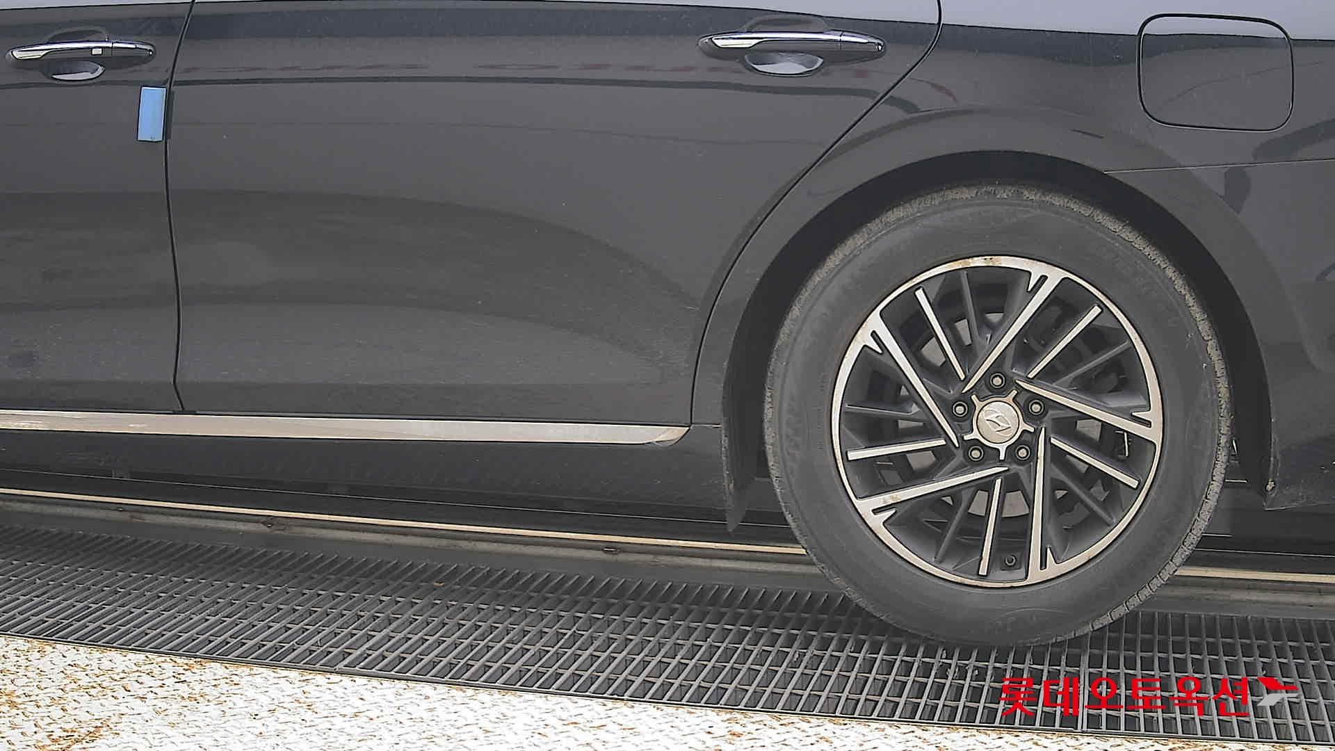 Hyundai - Grandeur | THE NEW (G) 2.5 Premium 22