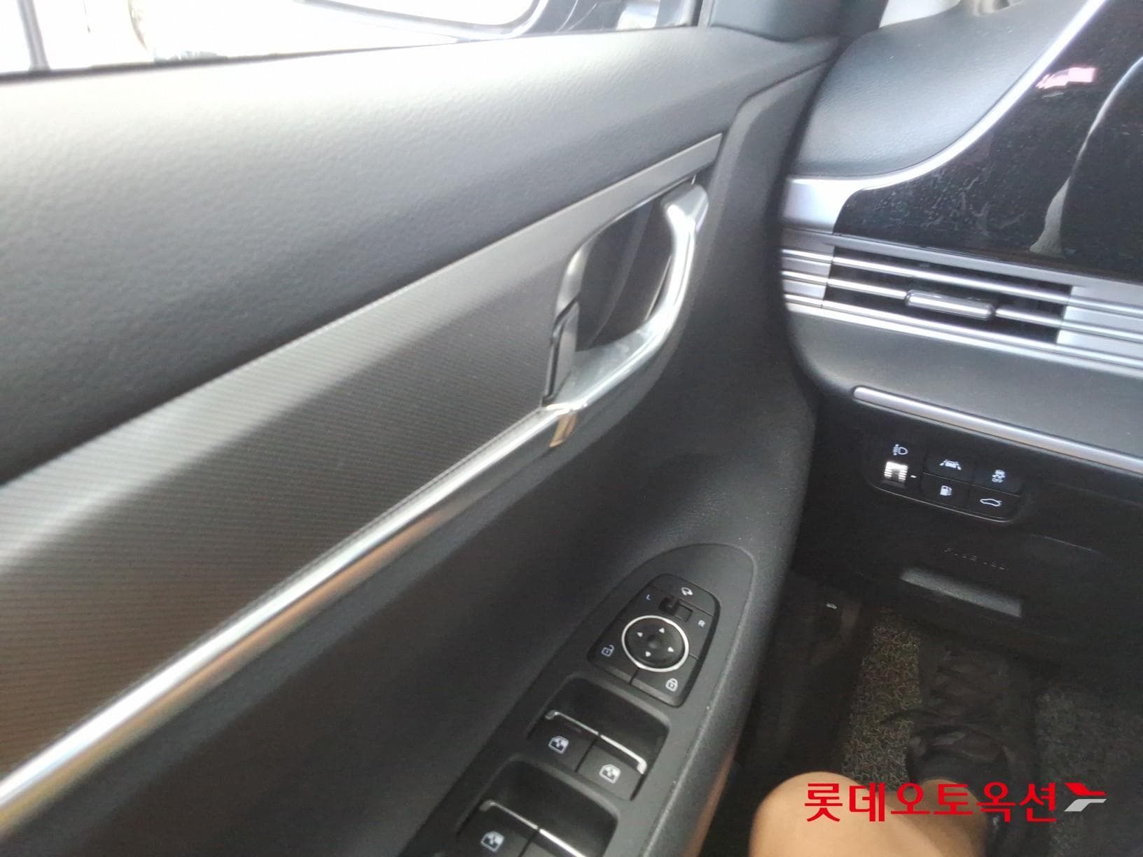 Hyundai - Grandeur | THE NEW (G) 2.5 Premium 28