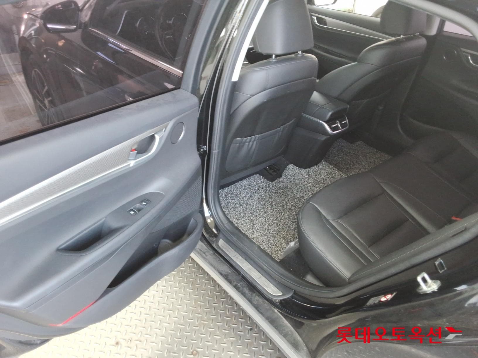 Hyundai - Grandeur | THE NEW (G) 2.5 Premium 36