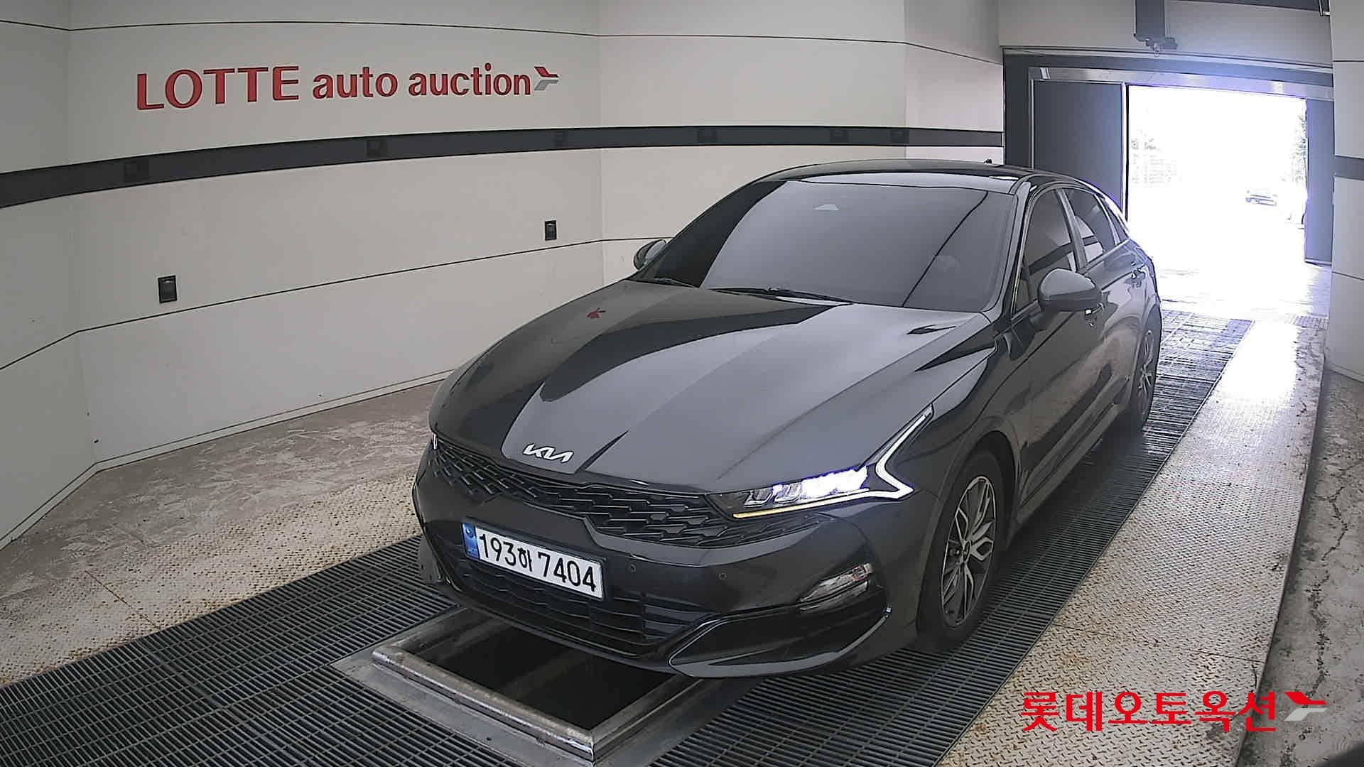 Kia - K5 | INTERACTIVE (G) 2.0 Prestige 2