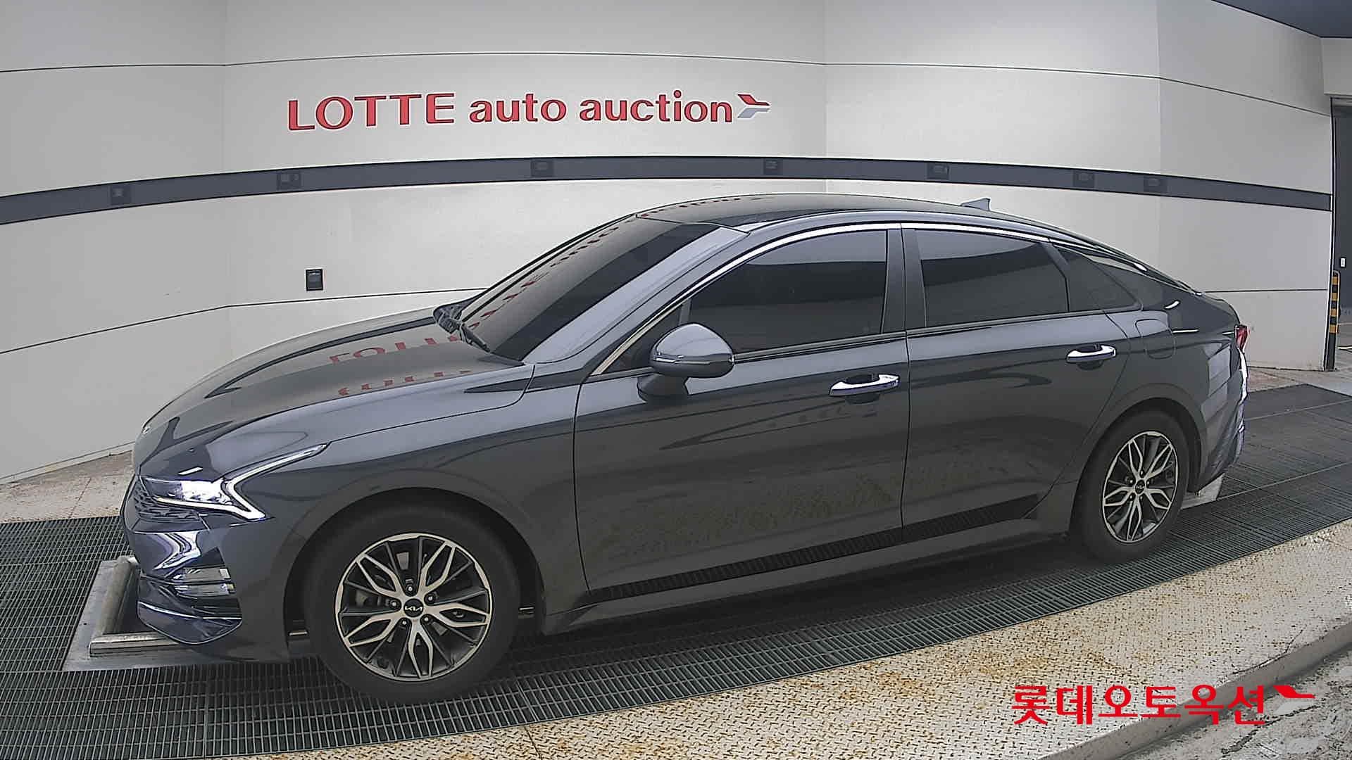 Kia - K5 | INTERACTIVE (G) 2.0 Prestige 5