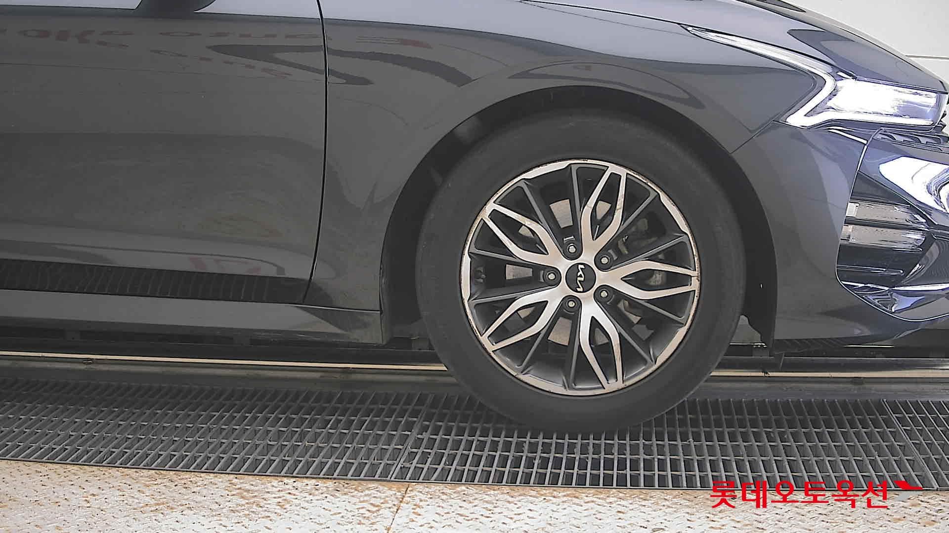 Kia - K5 | INTERACTIVE (G) 2.0 Prestige 23
