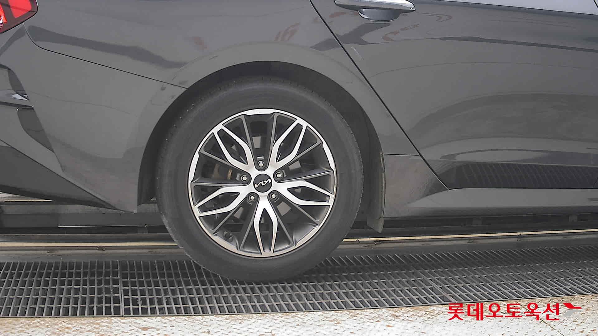 Kia - K5 | INTERACTIVE (G) 2.0 Prestige 24