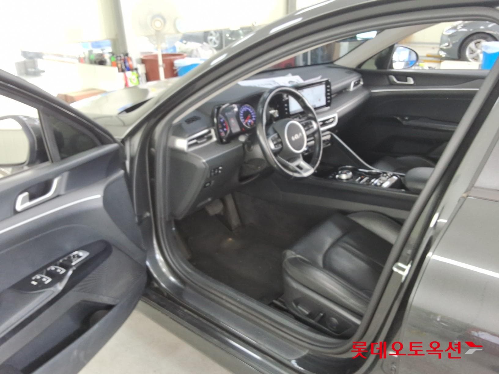 Kia - K5 | INTERACTIVE (G) 2.0 Prestige 34