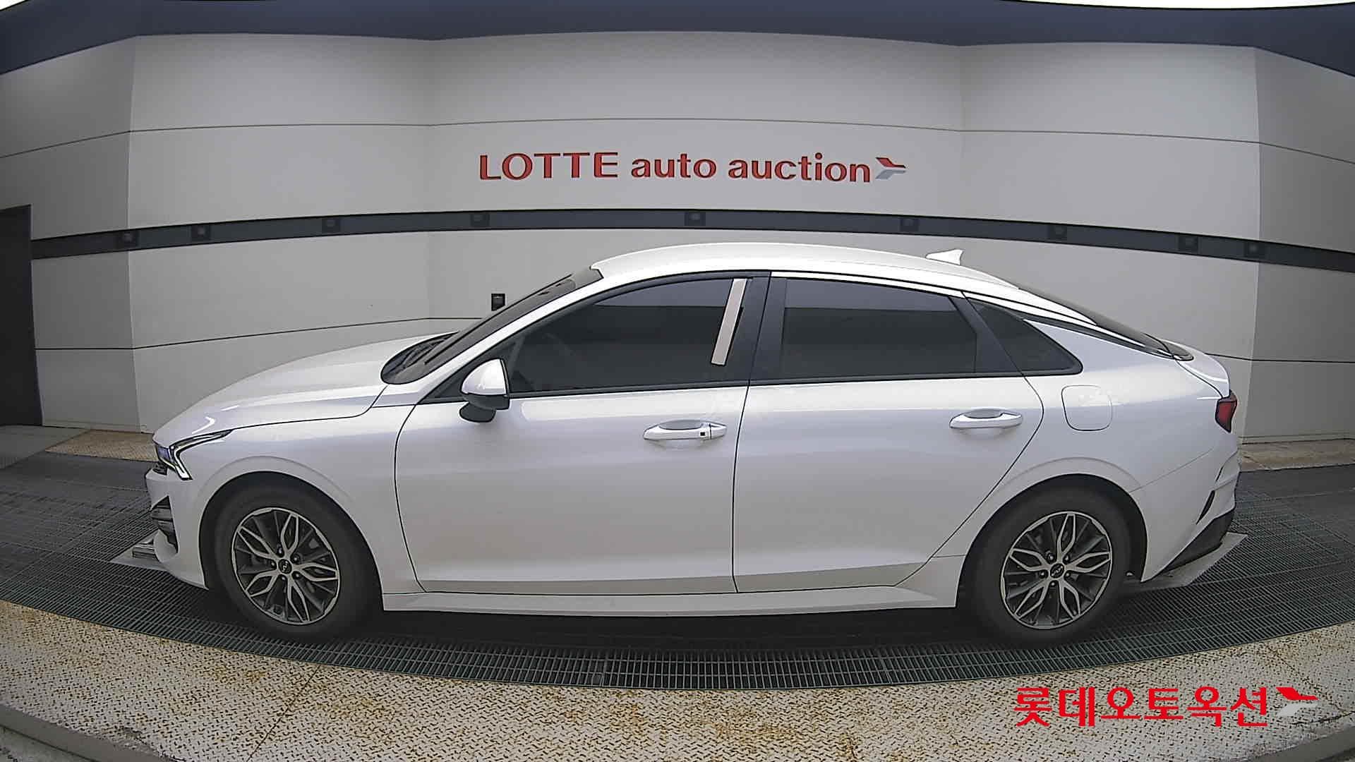 Kia - K5 | INTERACTIVE (G) 2.0 Prestige 6