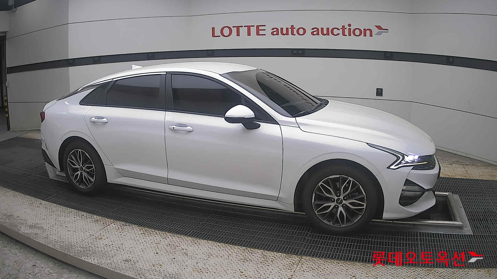 Kia - K5 | INTERACTIVE (G) 2.0 Prestige 17