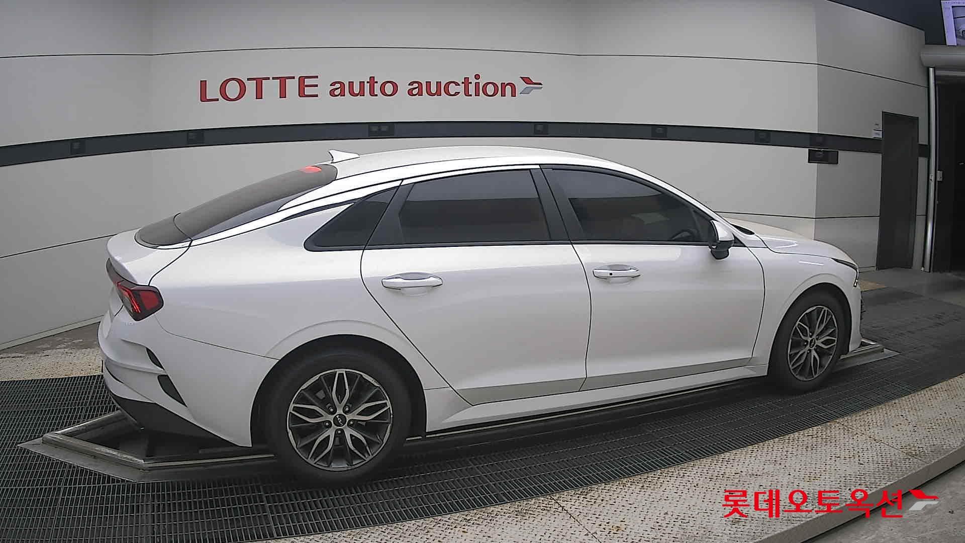 Kia - K5 | INTERACTIVE (G) 2.0 Prestige 15