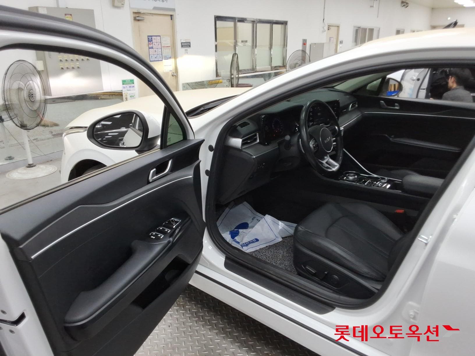 Kia - K5 | INTERACTIVE (G) 2.0 Prestige 34