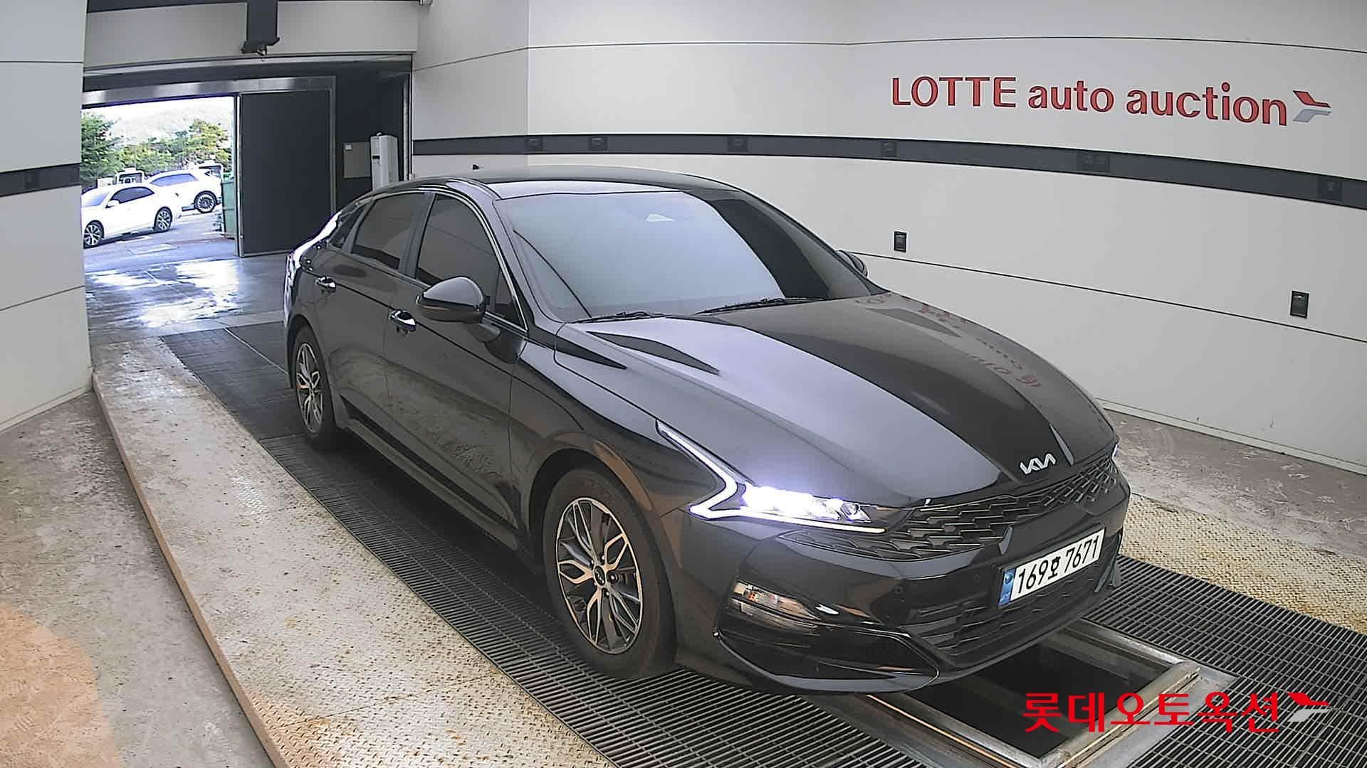 Kia - K5 | INTERACTIVE (G) 2.0 Prestige 19