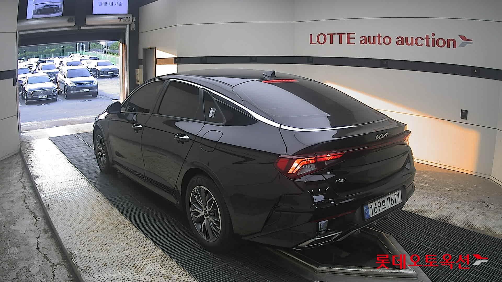 Kia - K5 | INTERACTIVE (G) 2.0 Prestige 10