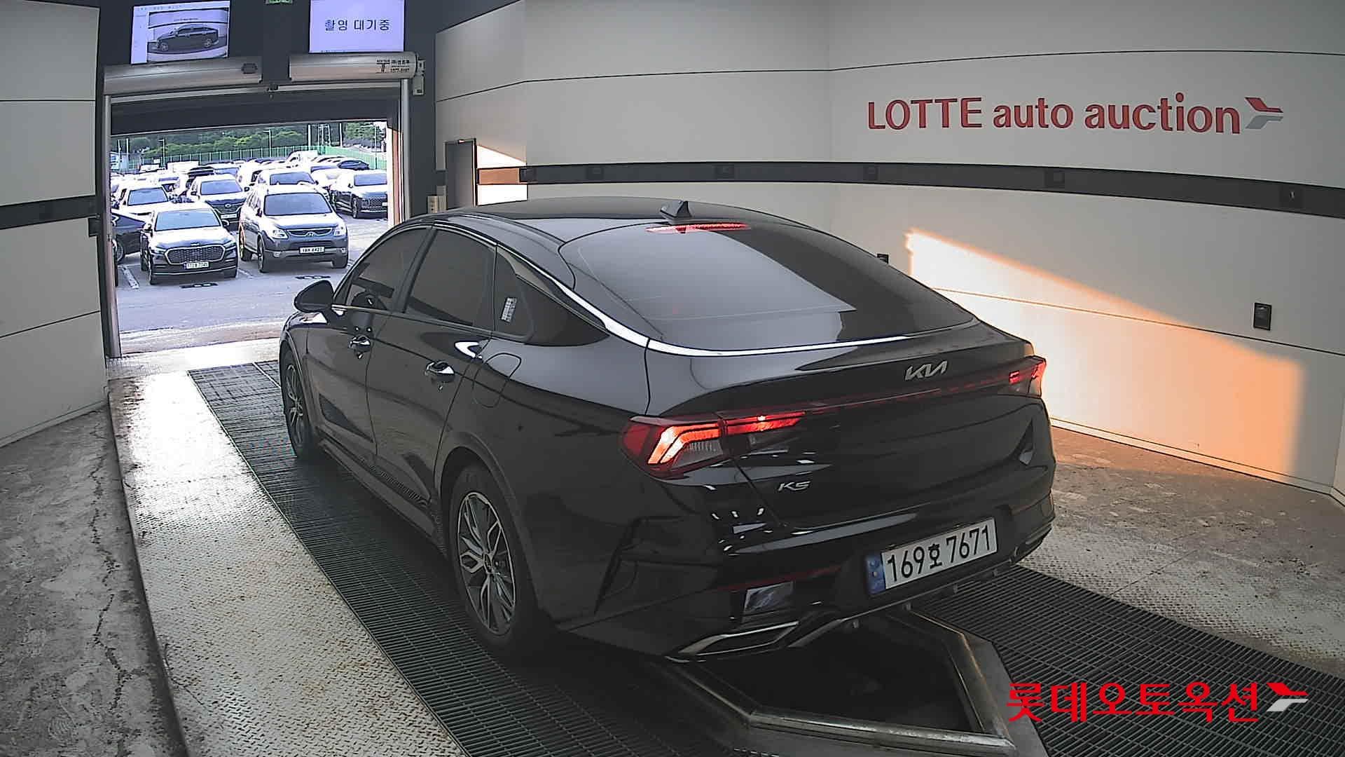 Kia - K5 | INTERACTIVE (G) 2.0 Prestige 9